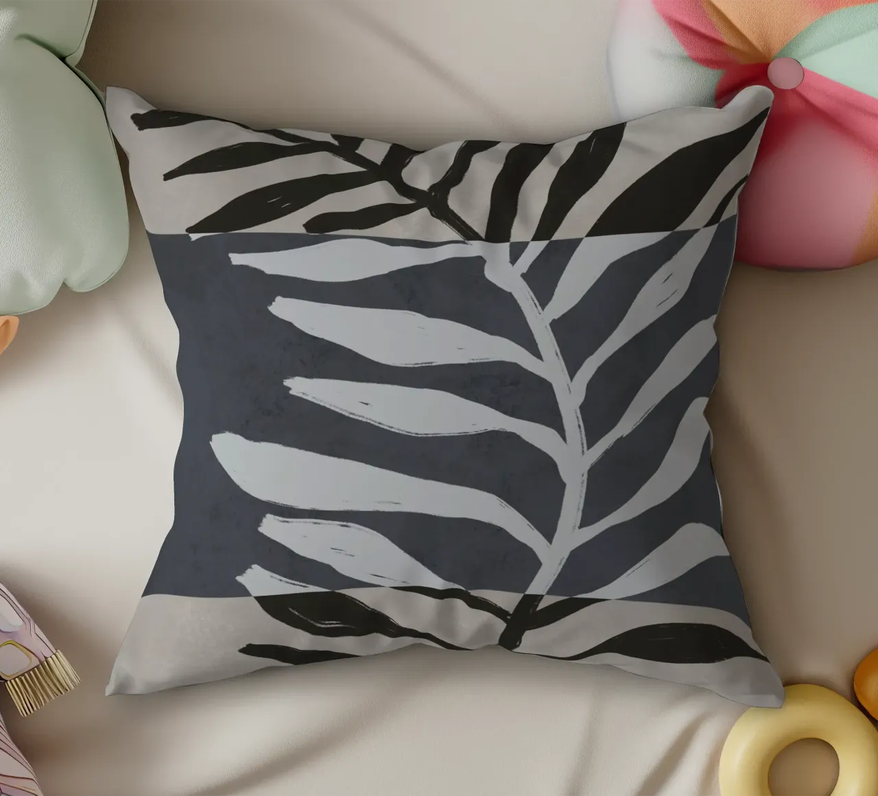 Black Botanic No 2 cuscino da treechild