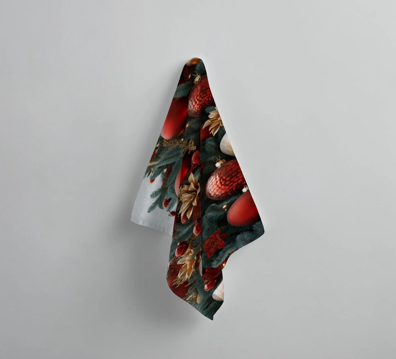 Albero di Natale con palline rosse asciugamano da bagno da Imagine