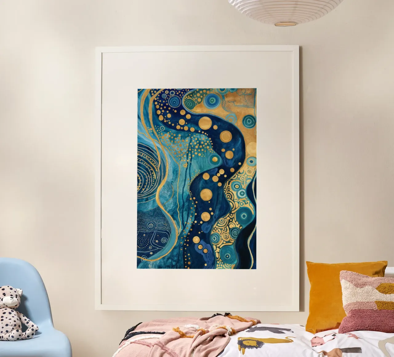 Abstrakte Blaugoldene Fluss-Landschaft in der Nähe von Klimt Poster mit Holzrahmen von Autofocus