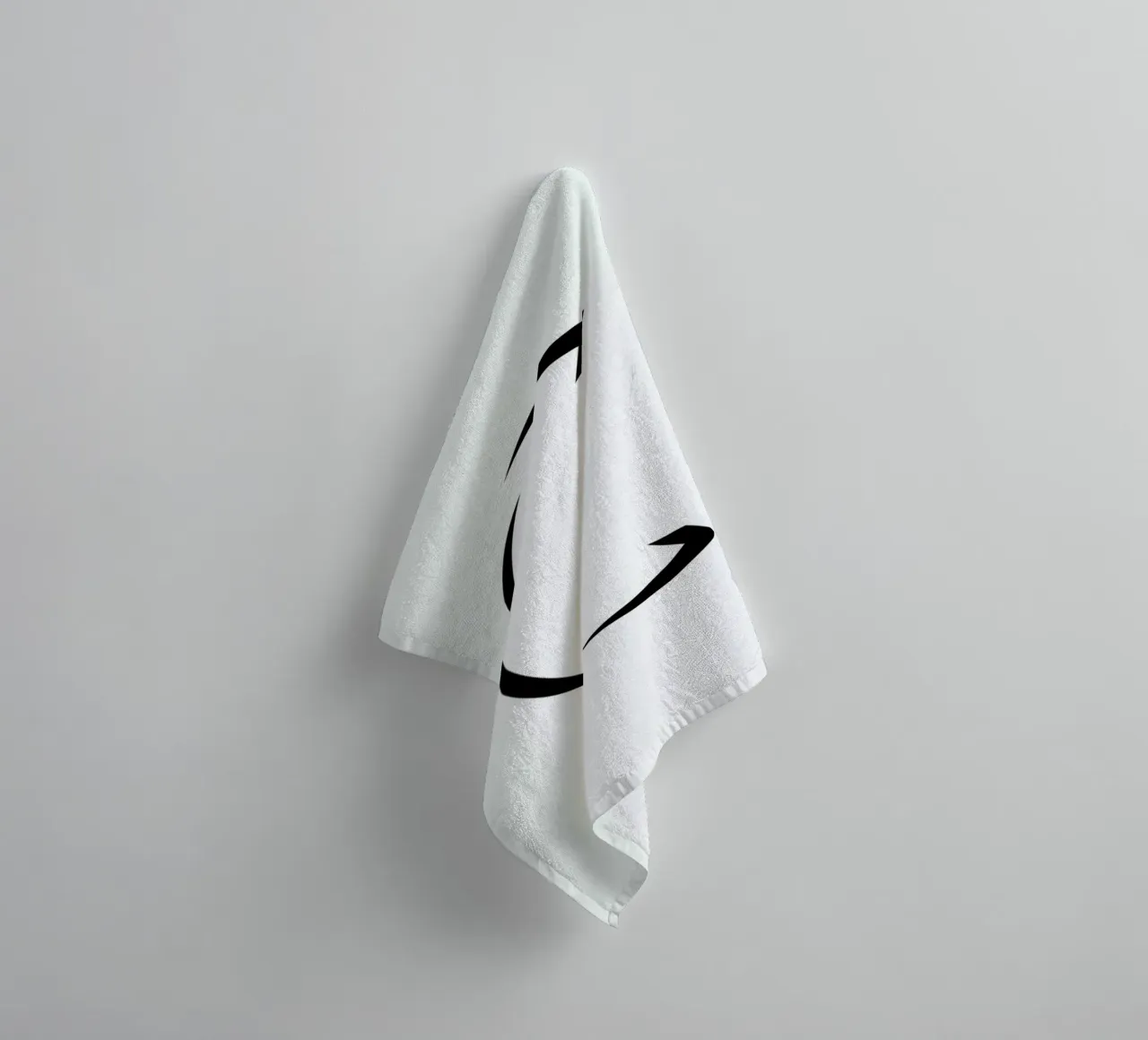 Alpha - C badhanddoek van Emerybloom