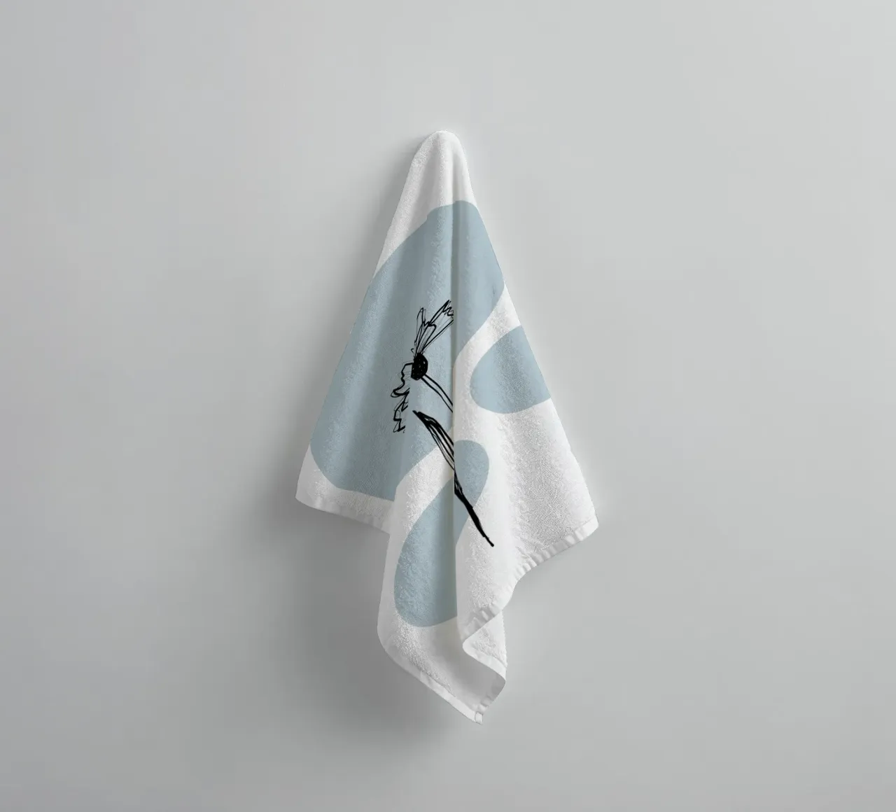 Alina Buffiere - Delicate Botanicals - Kornblume asciugamano da bagno da The Artcircle
