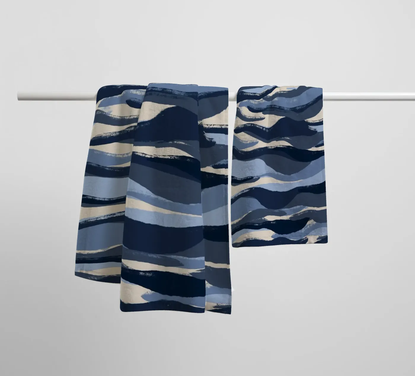 Blue Waves Pattern badhanddoek van treechild