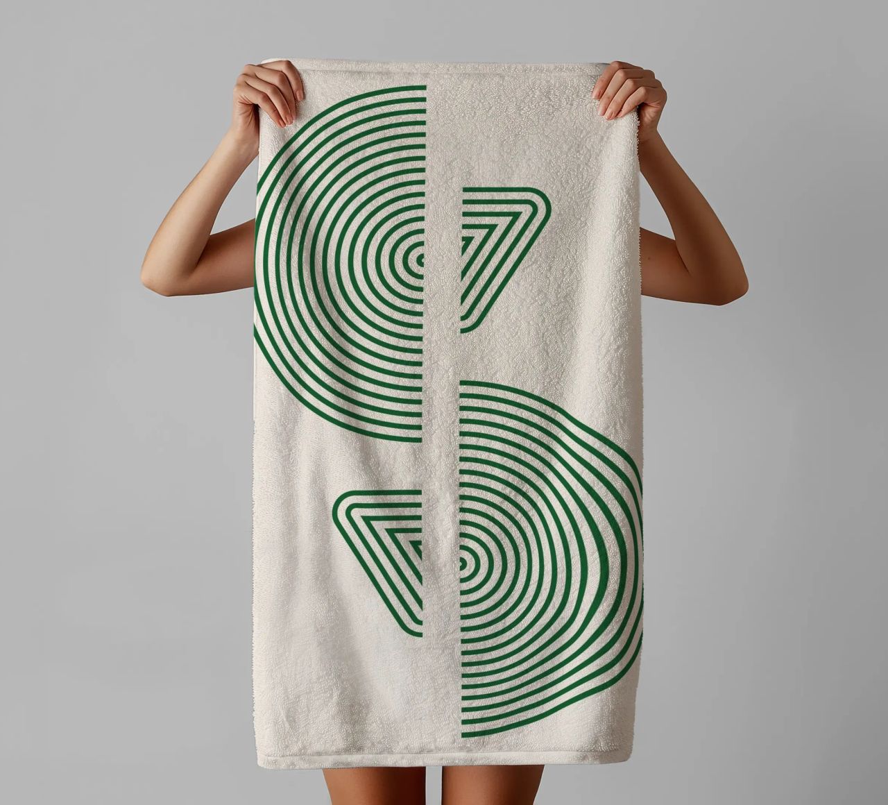 Geometrisches Muster – Grünes Minimal Design Handtuch von Whole©