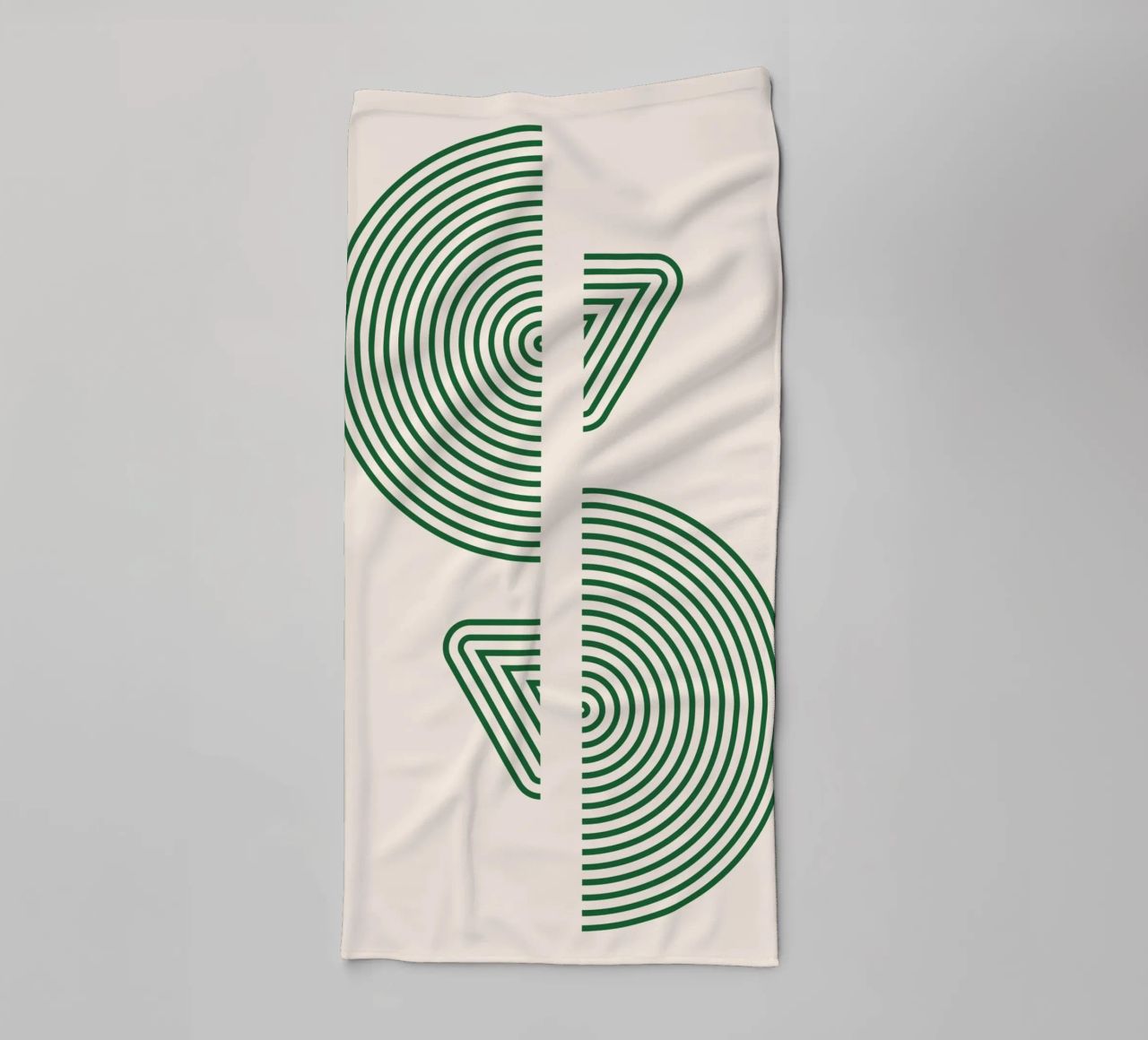 Geometrisches Muster – Grünes Minimal Design Handtuch von Whole©