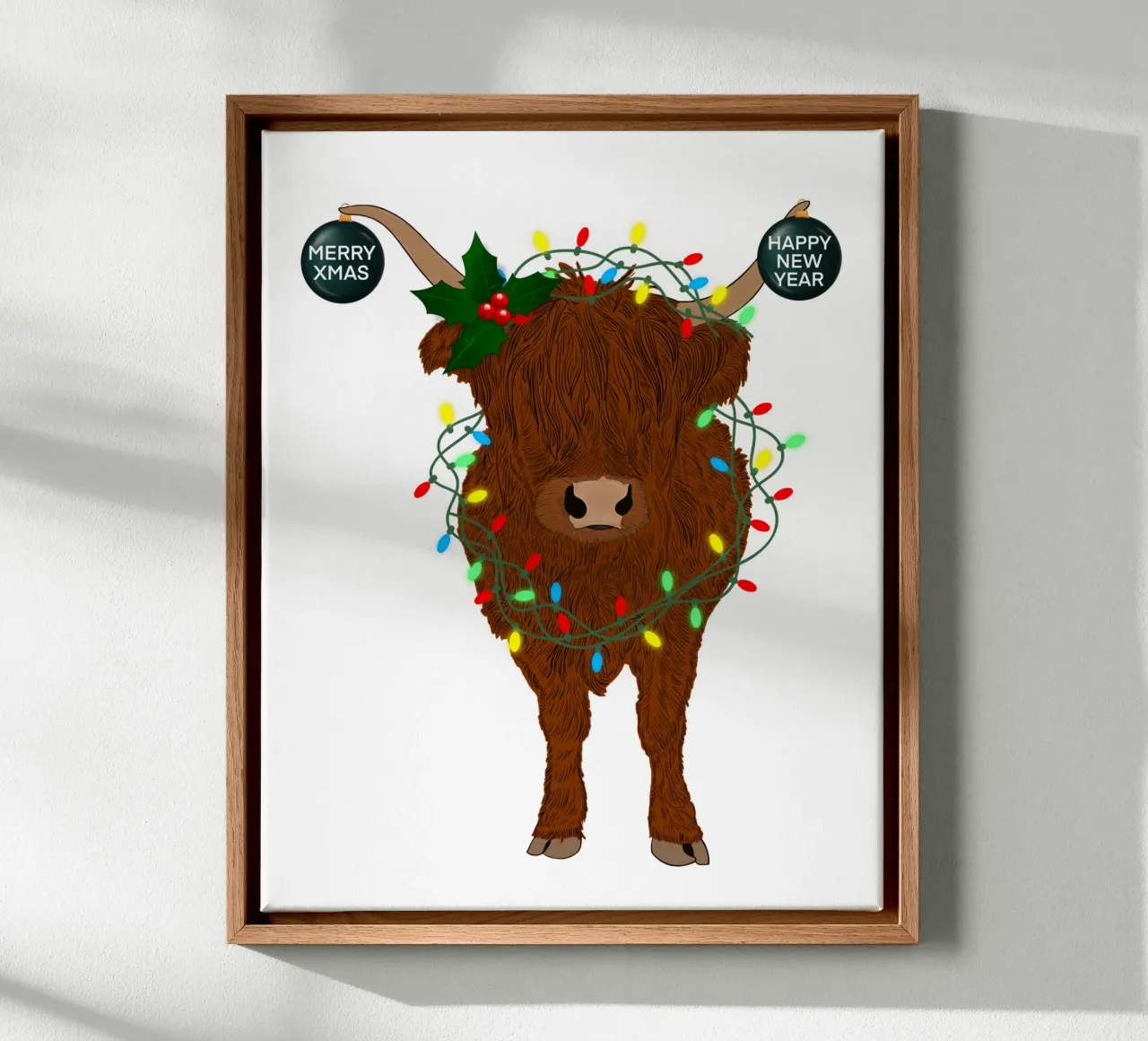 MUCCA SCOZZESE DELLE HIGHLANDS CON LUCI DI NATALE AGGROVIGLIATE tela con Cornice a cassetta da ARTOMATIC