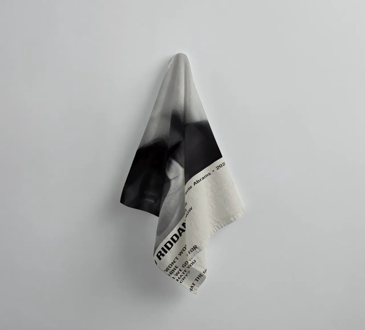 GOOD RIDDANCE By Gracie Abrams - 2023 asciugamano da bagno da SoundStudio