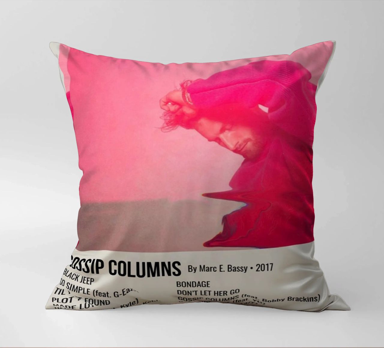 GOSSIP COLUMNS By Marc E. Bassy - 2017 cuscino da SoundStudio