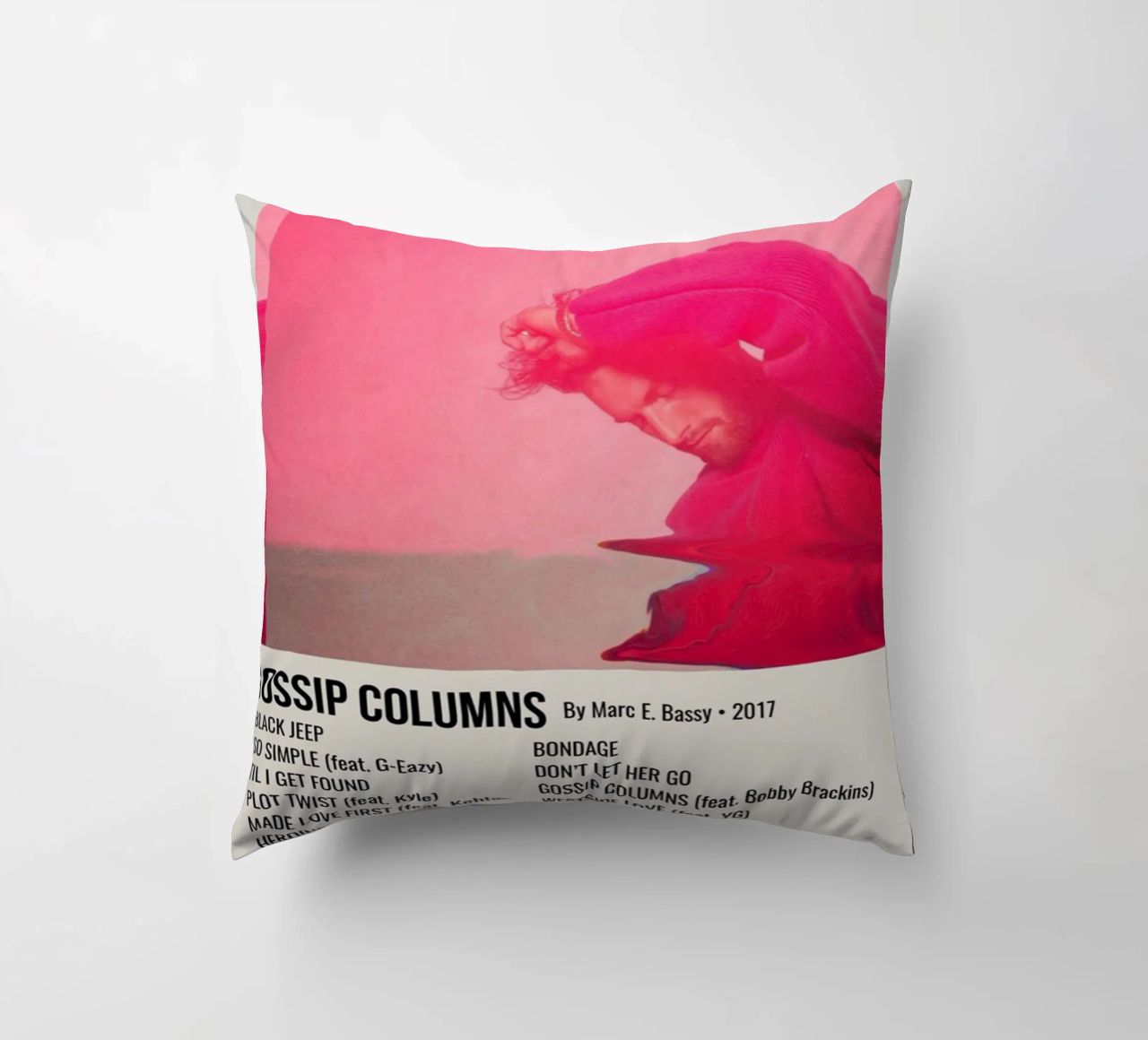 GOSSIP COLUMNS By Marc E. Bassy - 2017 cuscino da SoundStudio