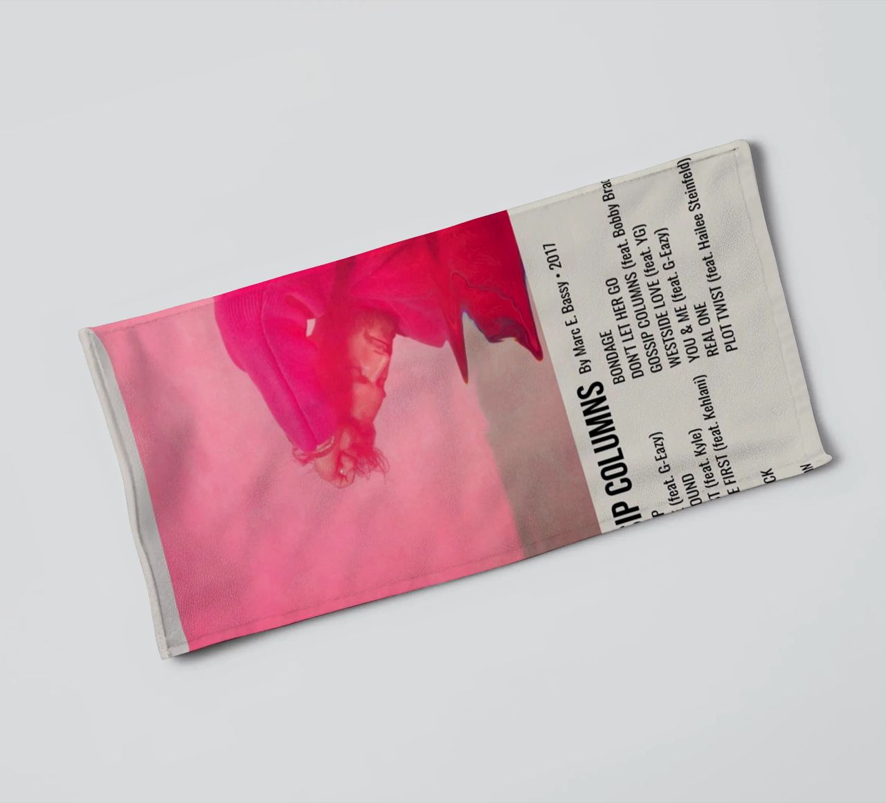 GOSSIP COLUMNS By Marc E. Bassy - 2017 asciugamano da bagno da SoundStudio
