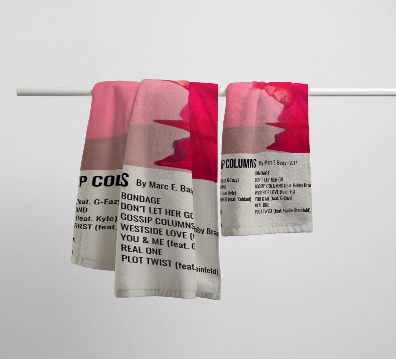 GOSSIP COLUMNS By Marc E. Bassy - 2017 asciugamano da bagno da SoundStudio