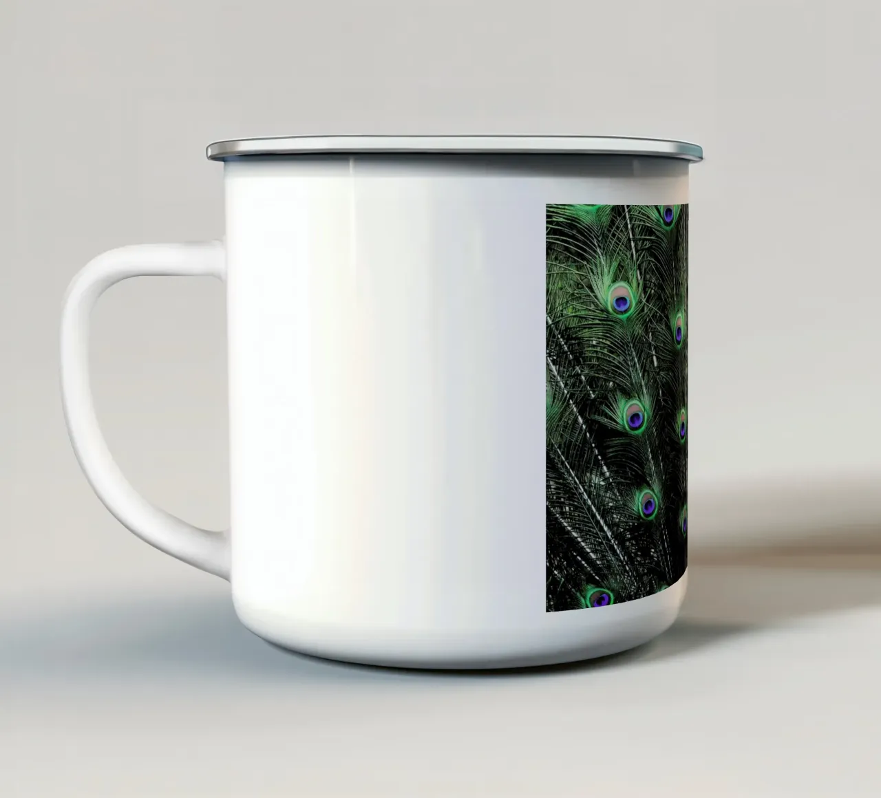 Glory tazza in smalto da Robin Delean