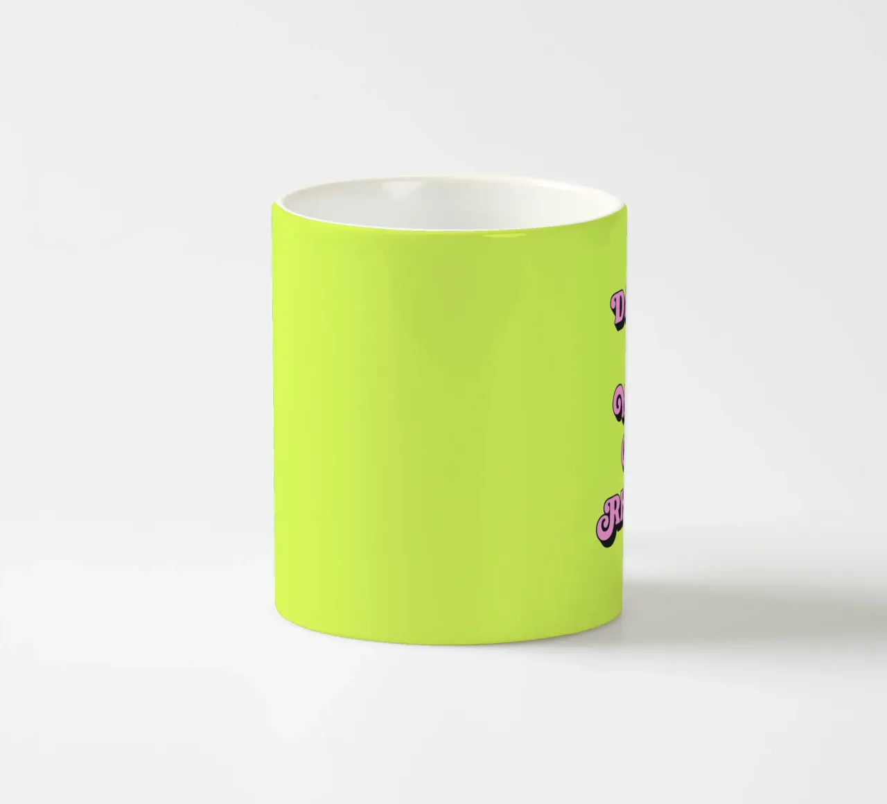 Tanz in deinem eigenen Rhythmus Zitat (neongrüner Ton) Keramik Tasse von Paigaam Studio