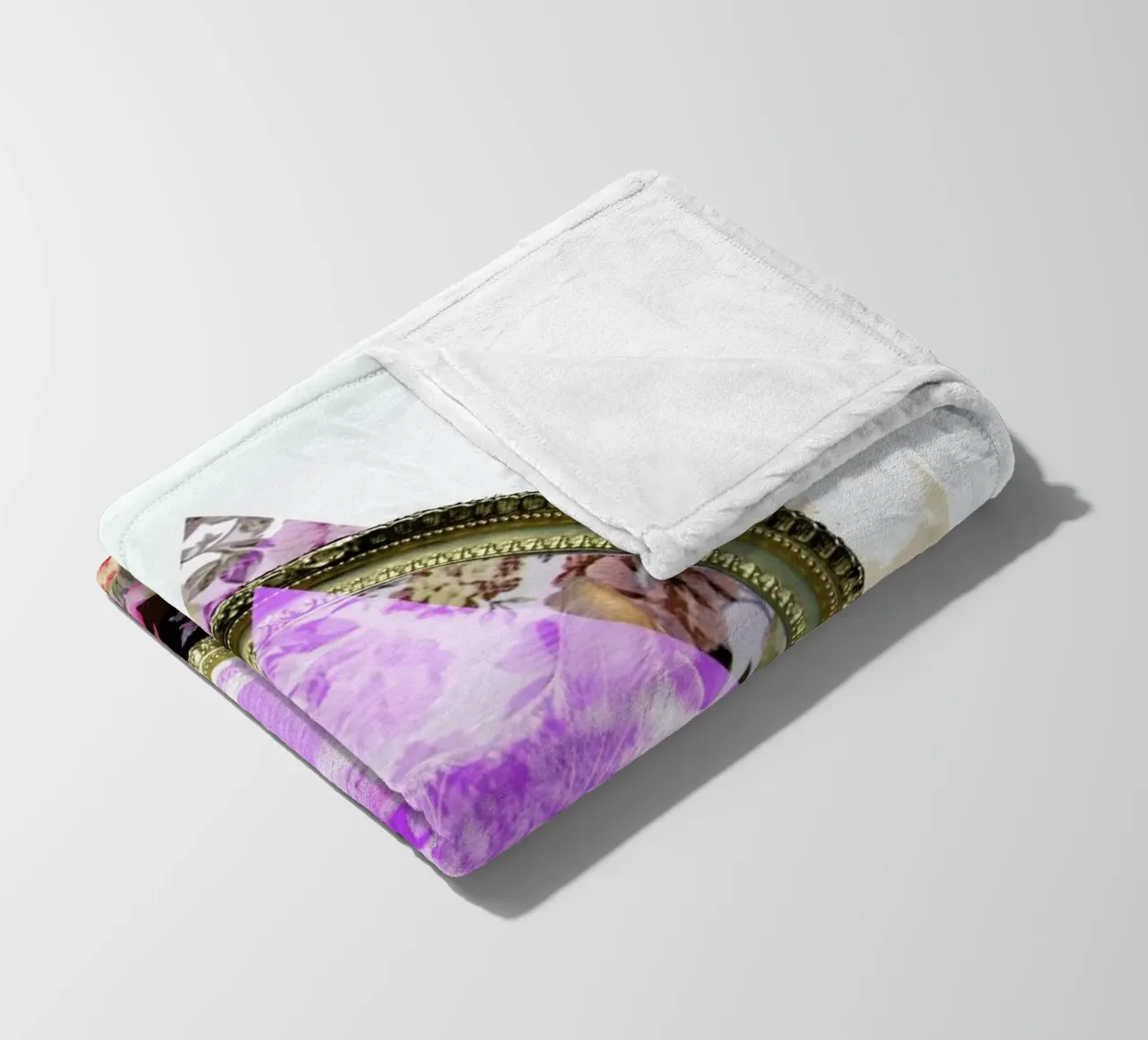 Mirror Mirror on the Wall coperta in pile da Kris Tate