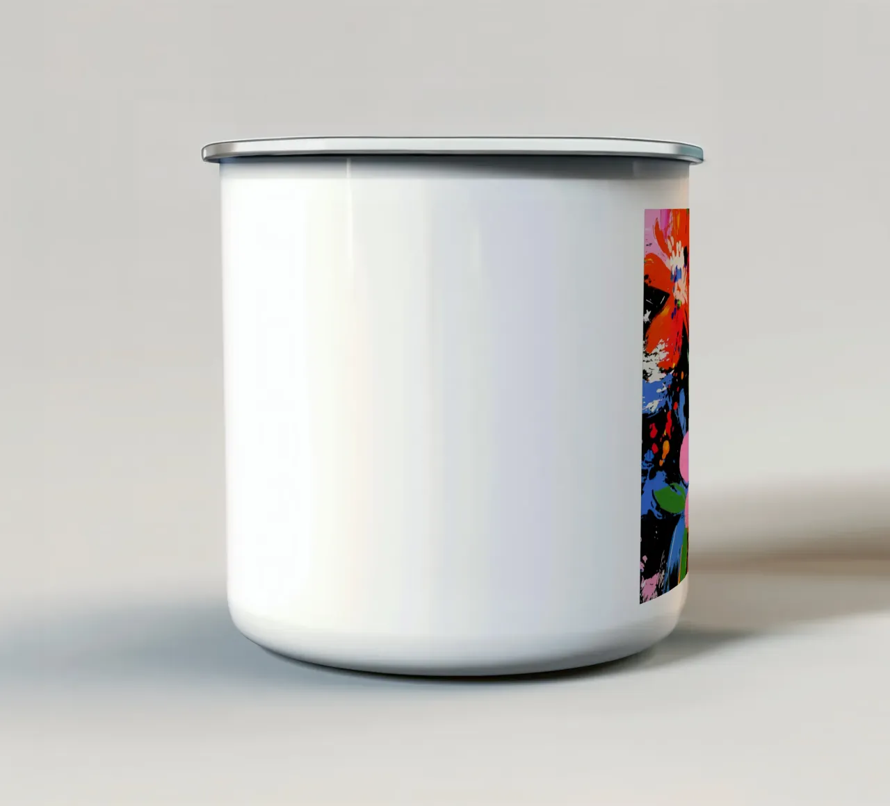 Petali caleidoscopici tazza in smalto da Modern Muse