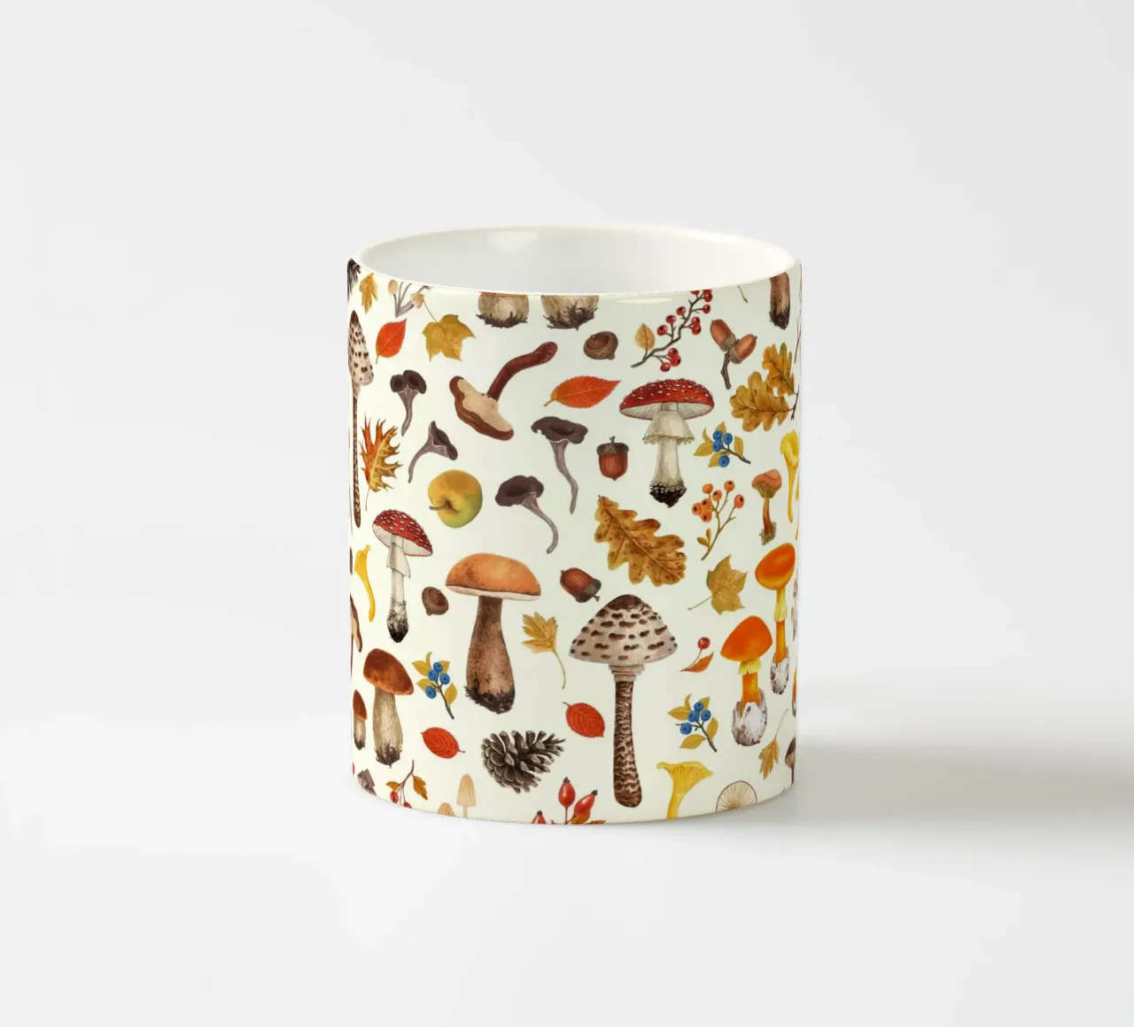 Funghi selvatici su bianco sporco tazza in ceramica da Painted Nature