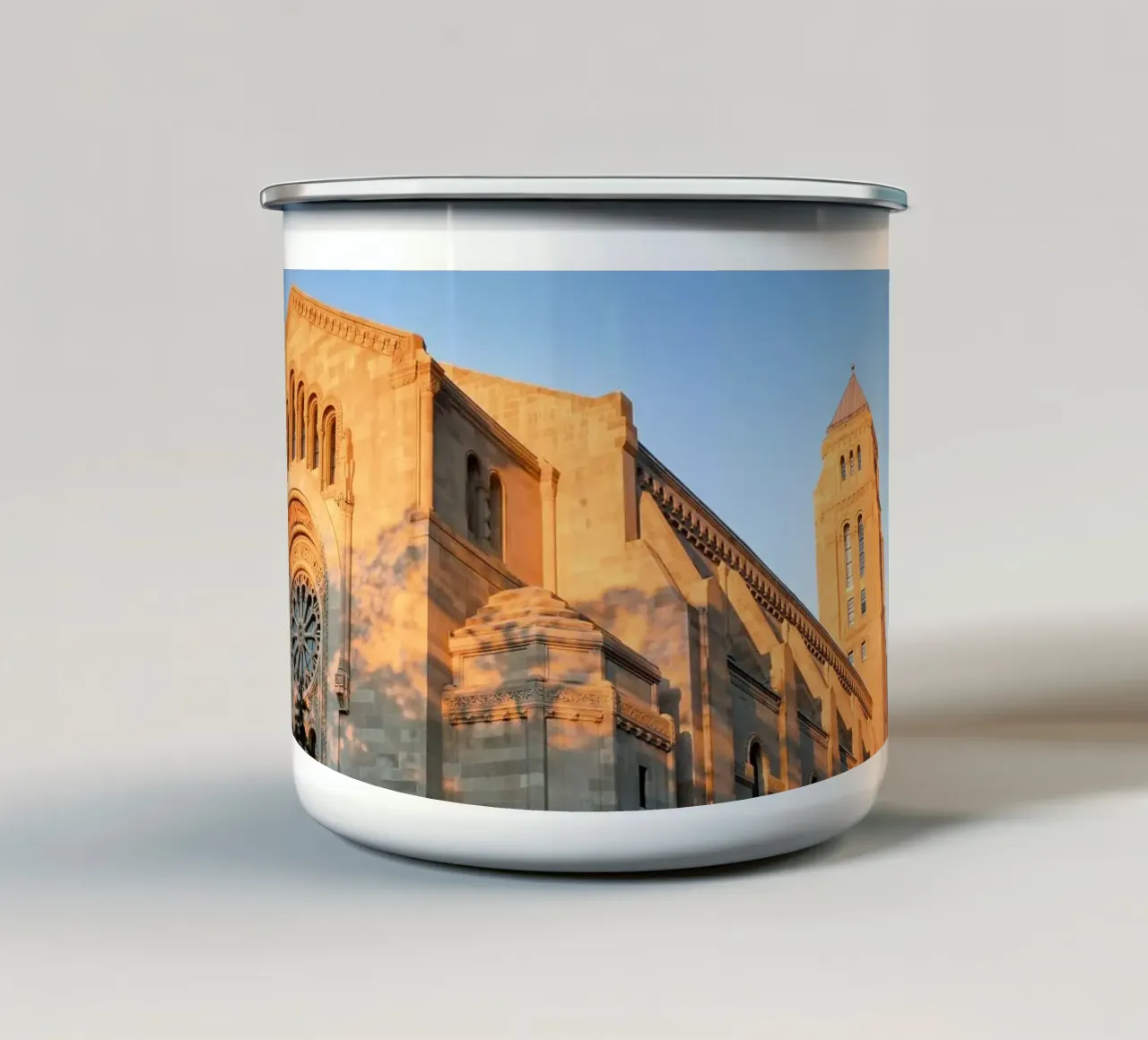 Il Tempio Emanu-El al tramonto - Lo splendore di New York City tazza in smalto da Ben & Clo creations