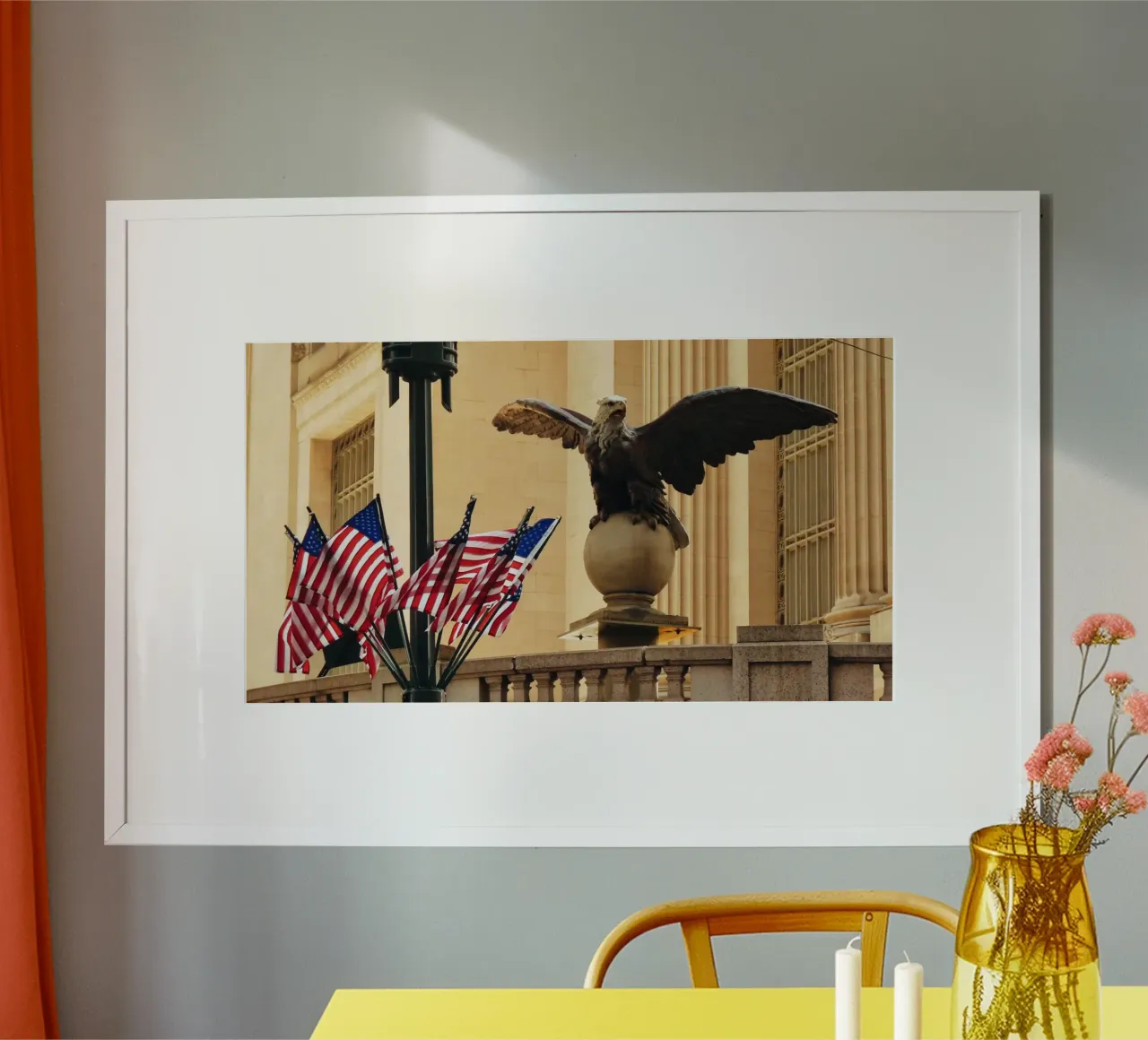 Adlerstatue - Symbol des Grand Central Terminal, NYC Poster mit Kunststoffrahmen von Ben & Clo creations