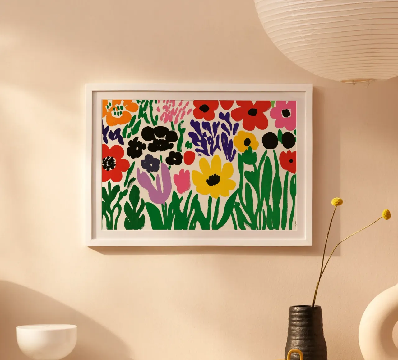 Audace giardino floreale di ispirazione matissiana dalle forme e dai colori vibranti poster con telaio in alluminio da Modern Muse
