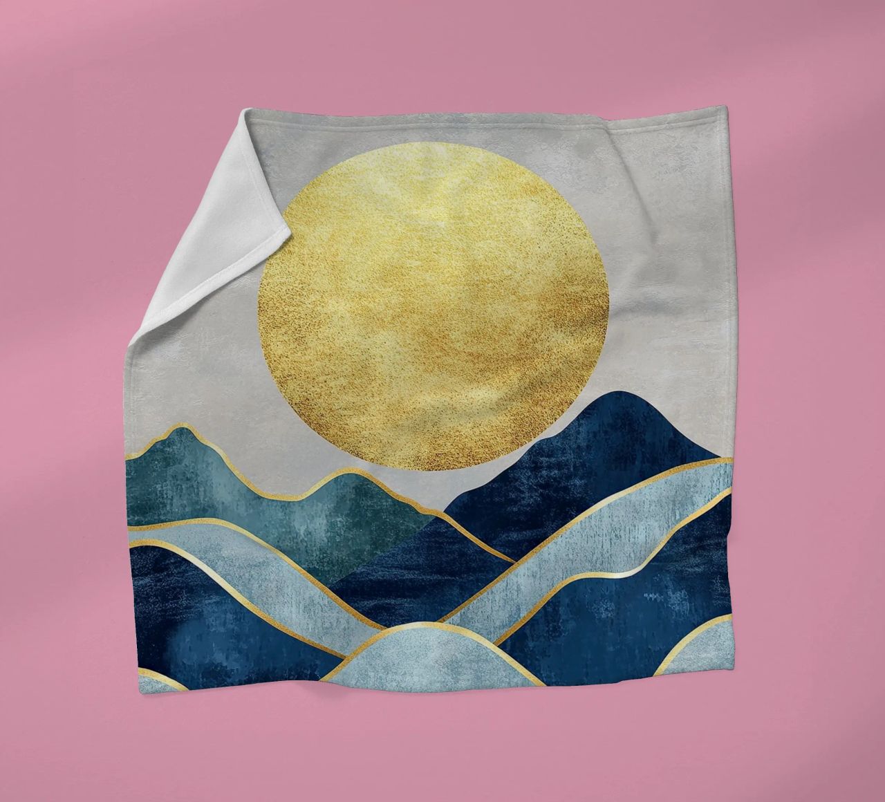 The Sun's First Touch coperta in pile da Niklas