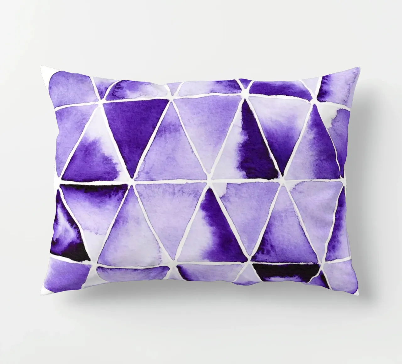 Alina Buffiere - Violette Dreiecke cuscino da The Artcircle