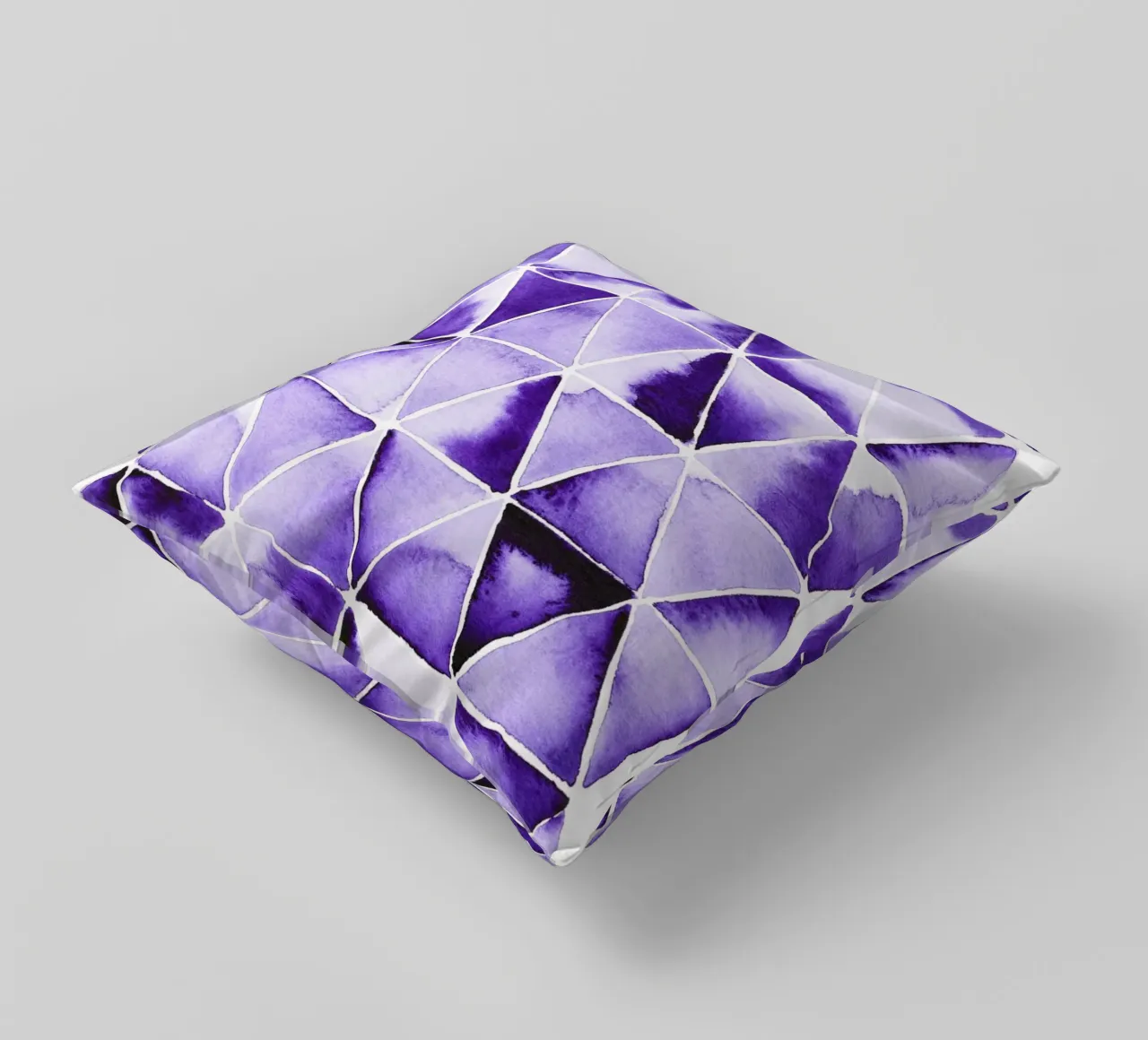 Alina Buffiere - Violette Dreiecke cuscino da The Artcircle
