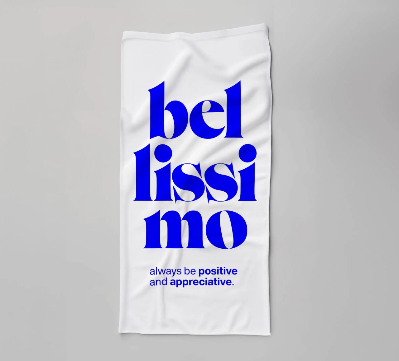 bellissimo statement print: positiv und wertschätzend sein Handtuch von The True Type