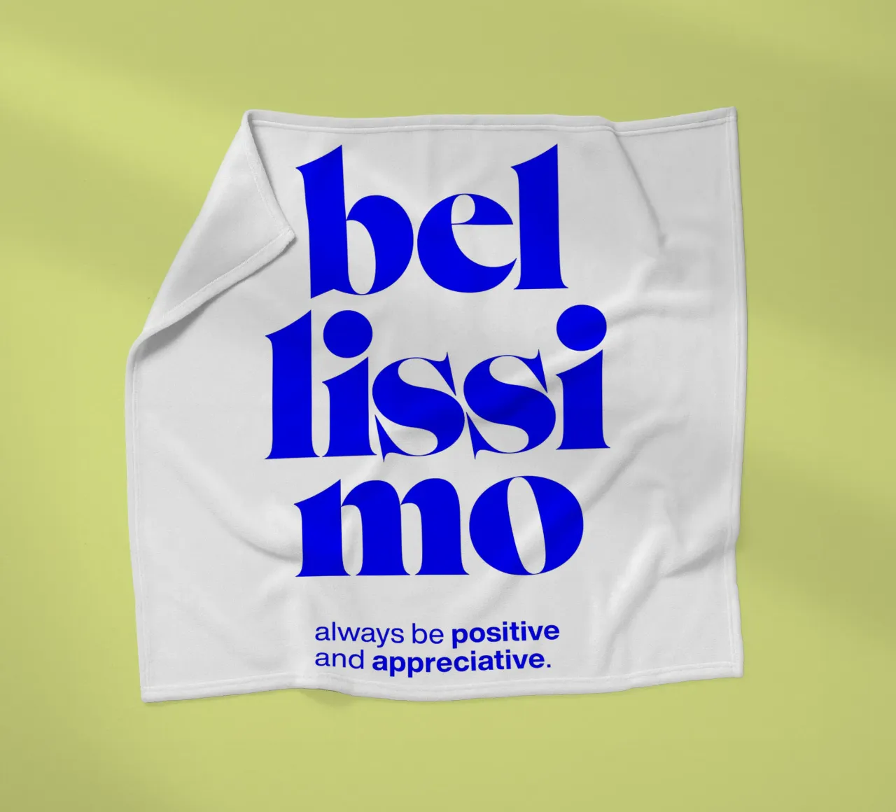 bellissimo statement print: positiv und wertschätzend sein Fleecedecke von The True Type