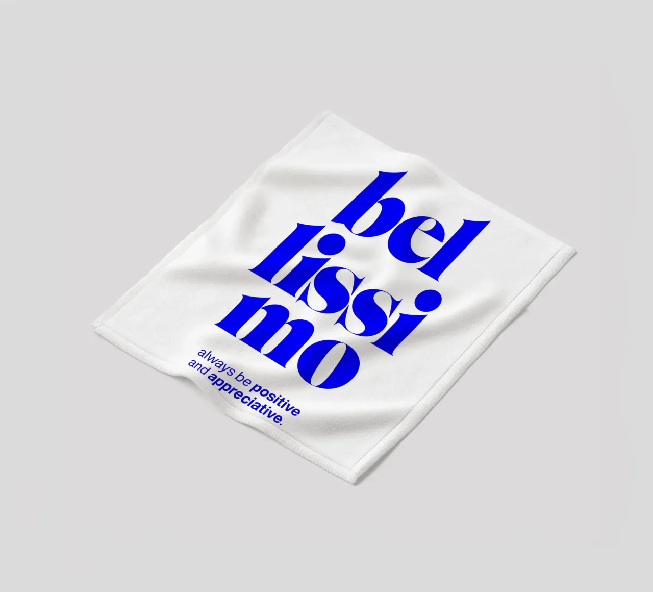 bellissimo statement print: positiv und wertschätzend sein Fleecedecke von The True Type