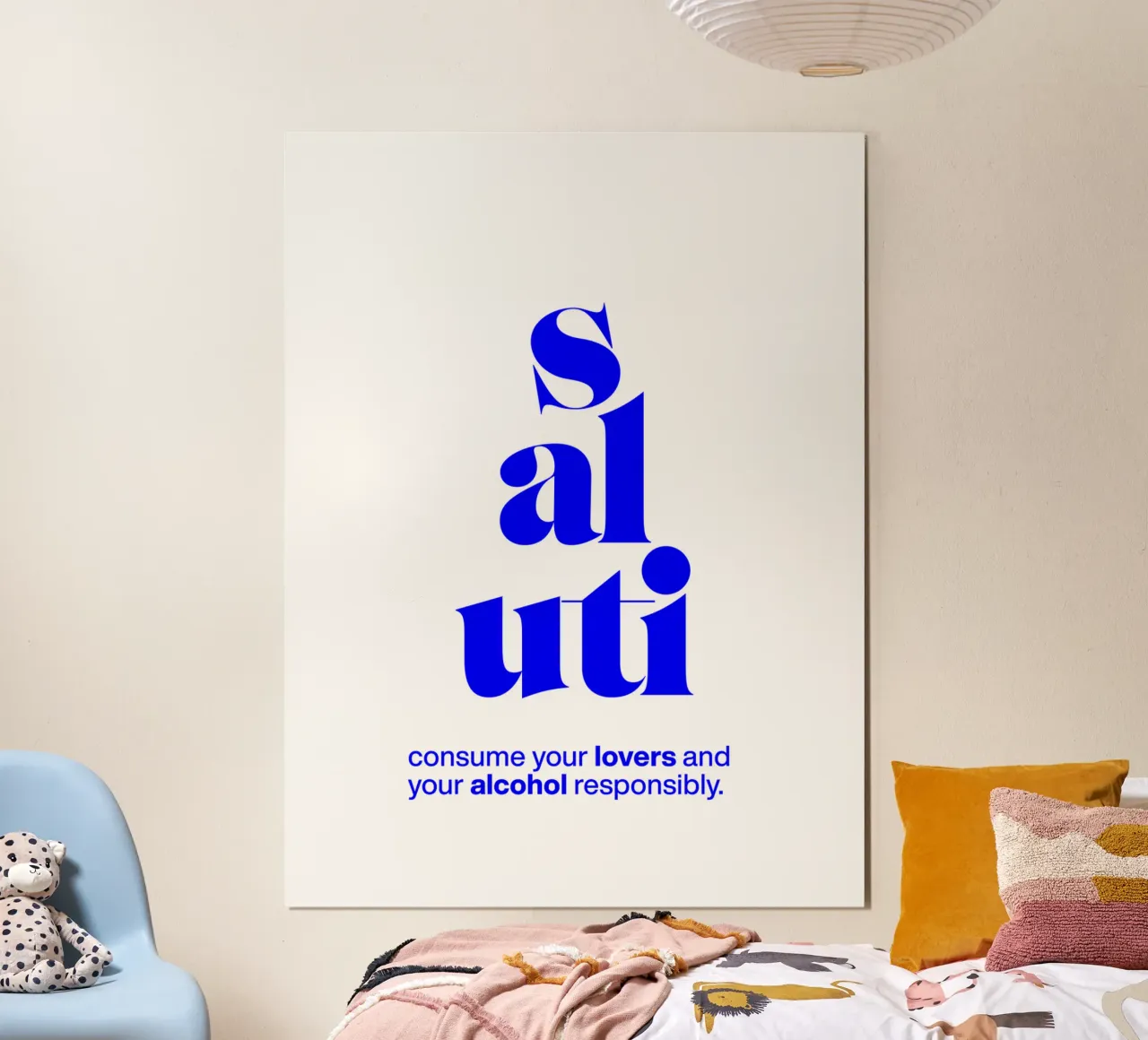 saluti statement print: consumo responsable de amantes y alcohol poster con marco de aluminio de The True Type