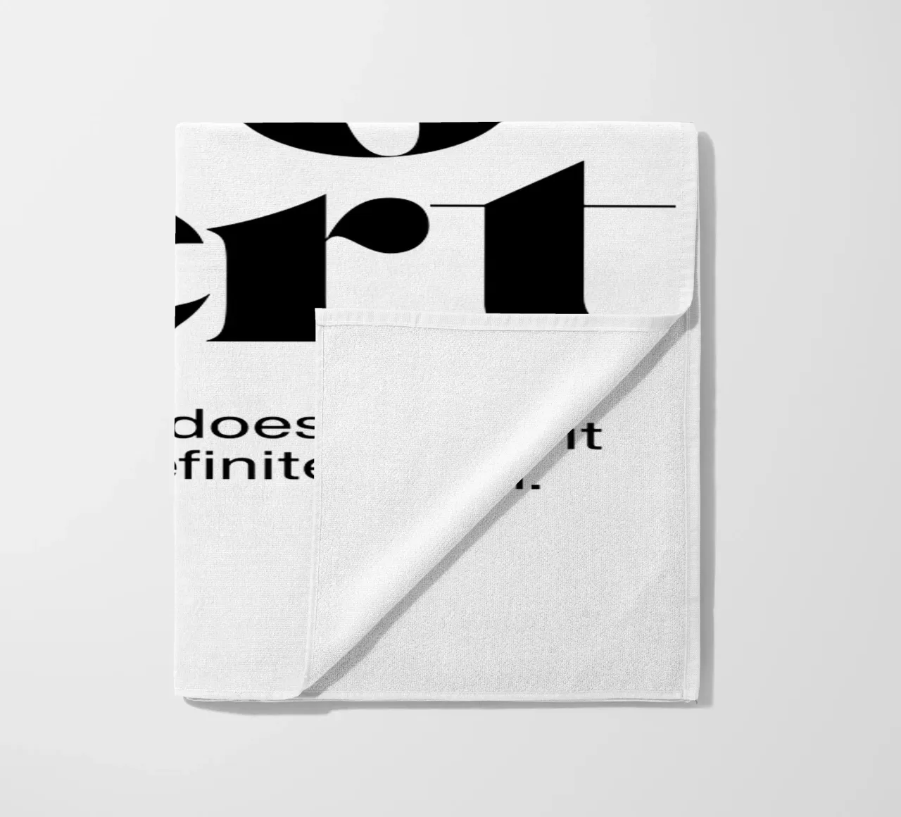 introverti : Si ma bouche ne le dit pas, mon visage le dira. serviette de plage de The True Type