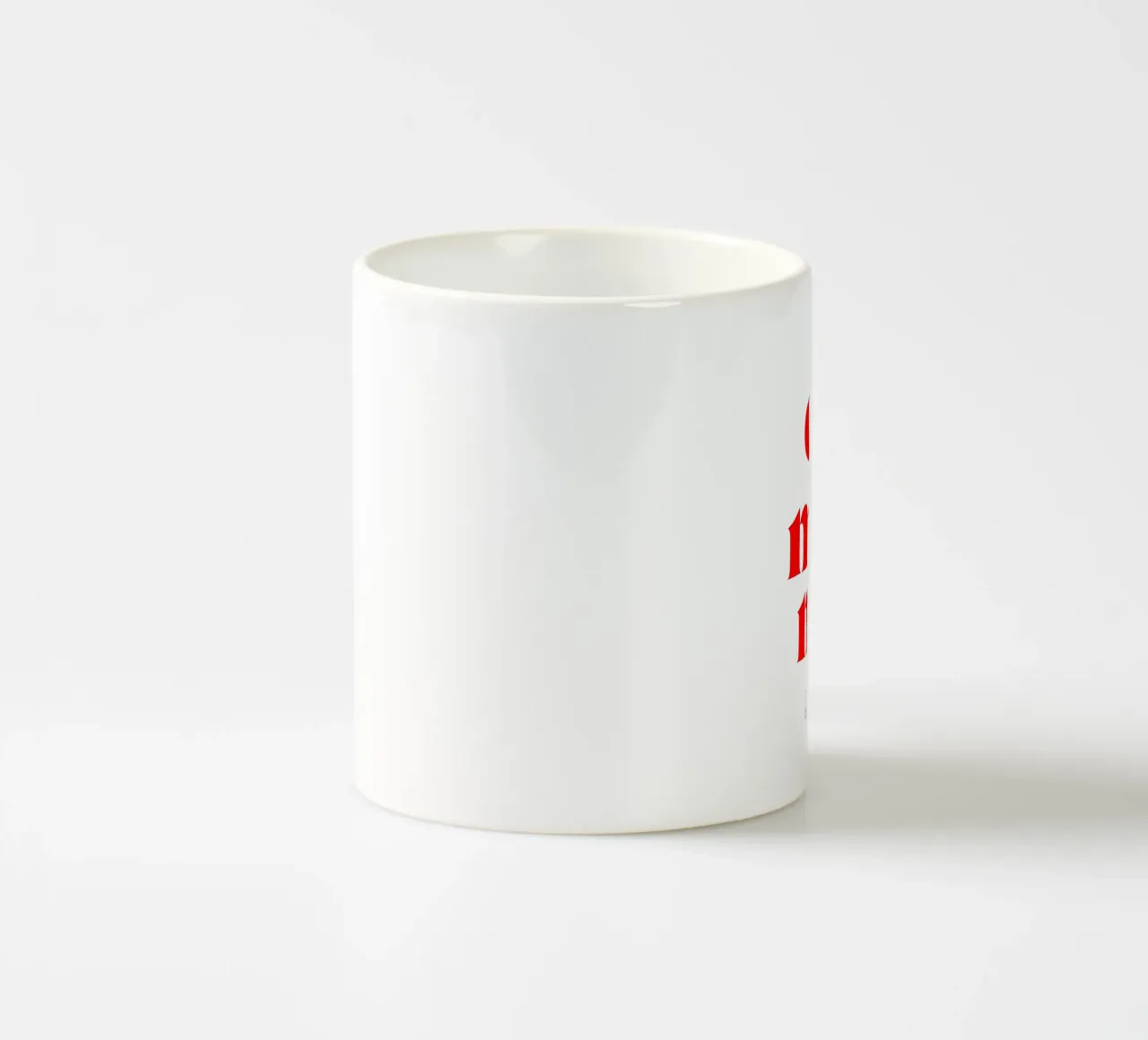 oui mais non statement print: conducete le vostre battaglie con educazione. tazza in ceramica da The True Type