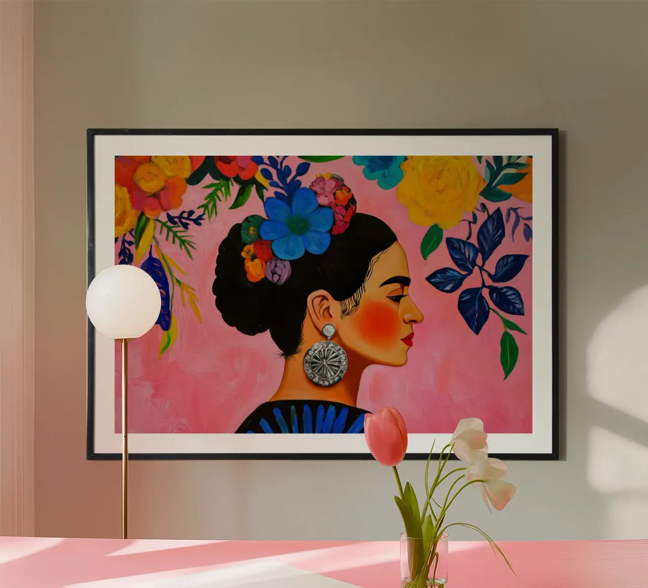 Träume inmitten schmuddeliger rosa Blüten Poster von Modern Muse