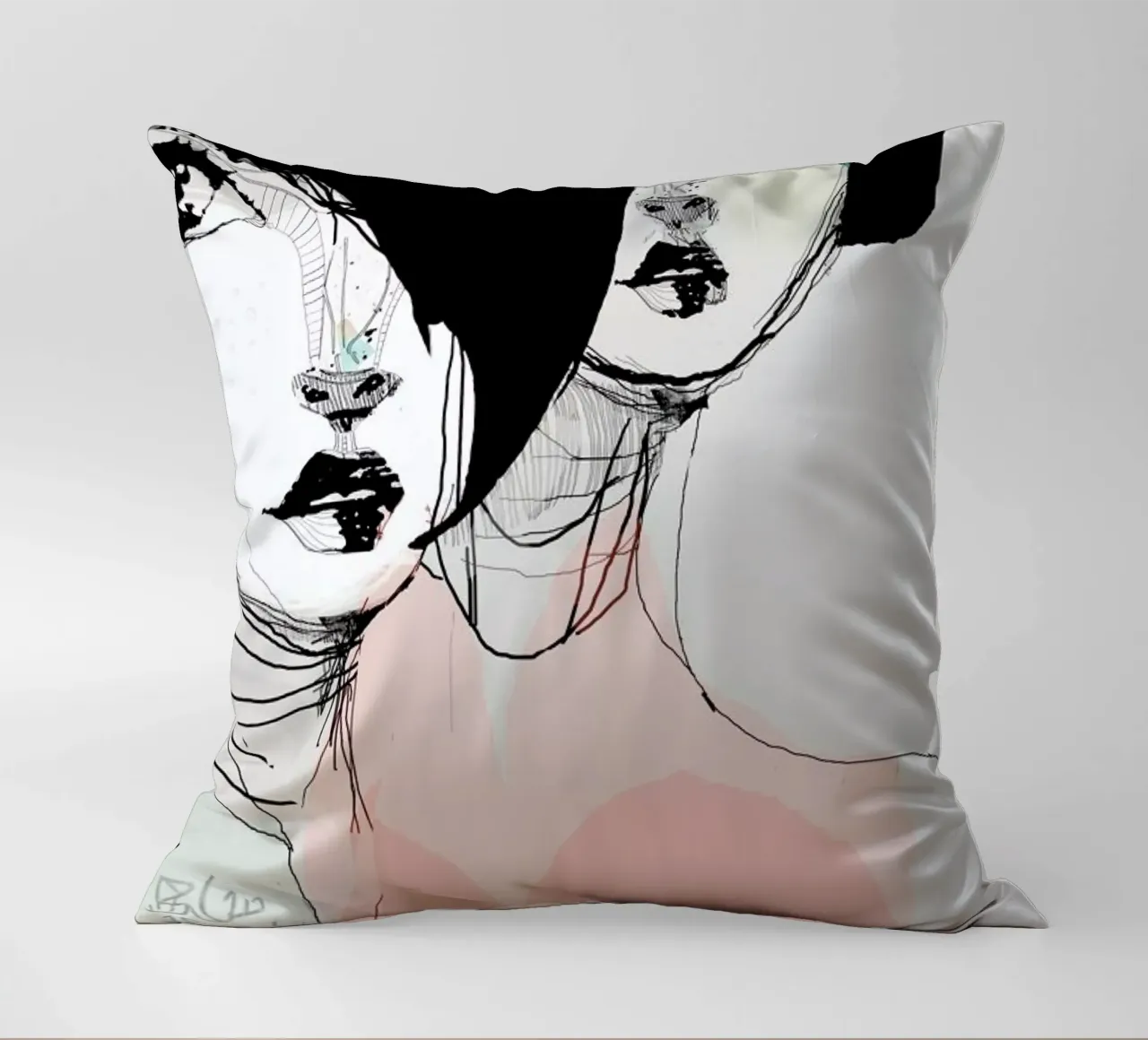 Iisis cuscino da Giulio Iurissevich