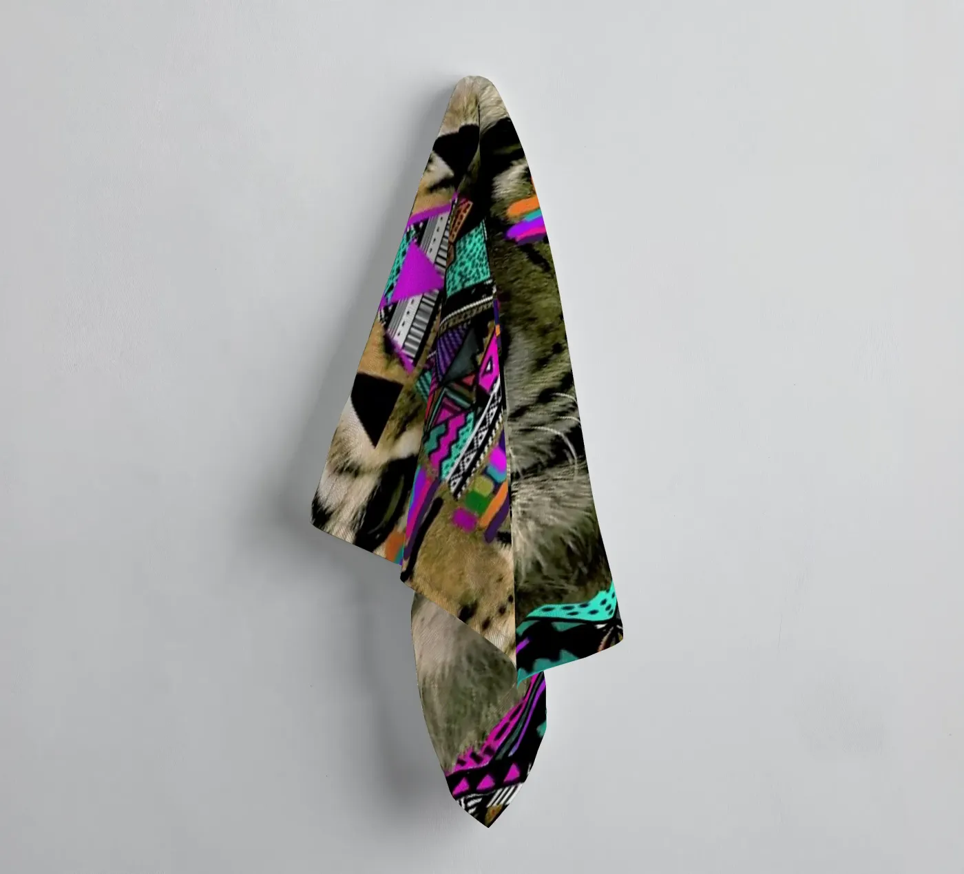 Wild Magic Handtuch von Kris Tate