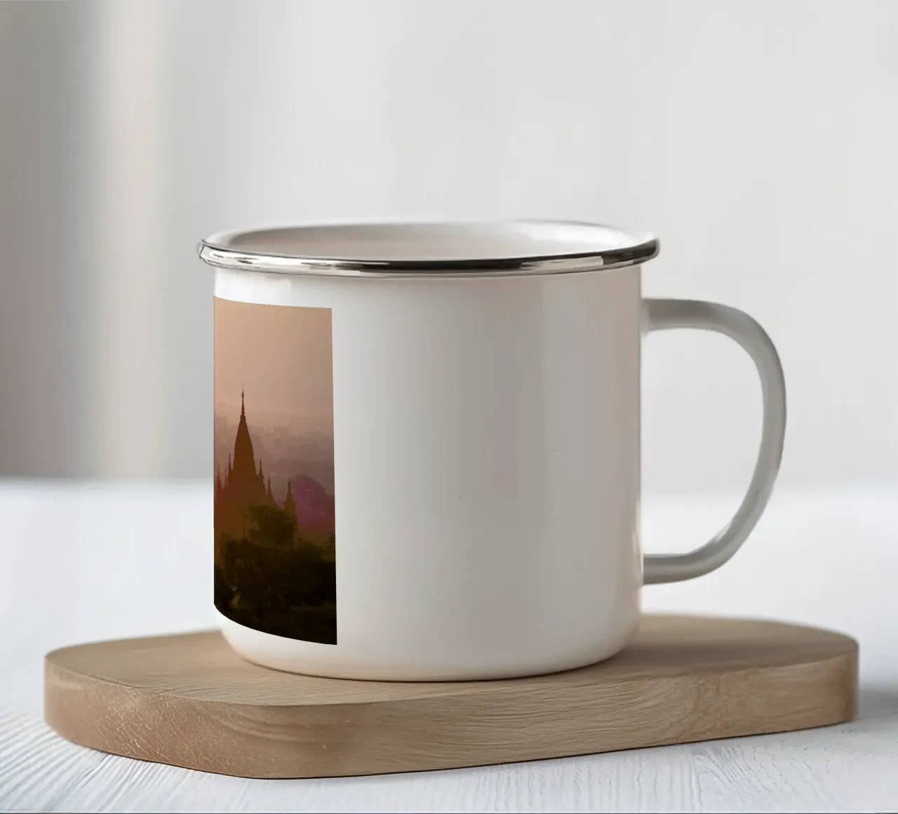 Bagan tazza in smalto da Michael Belhadi