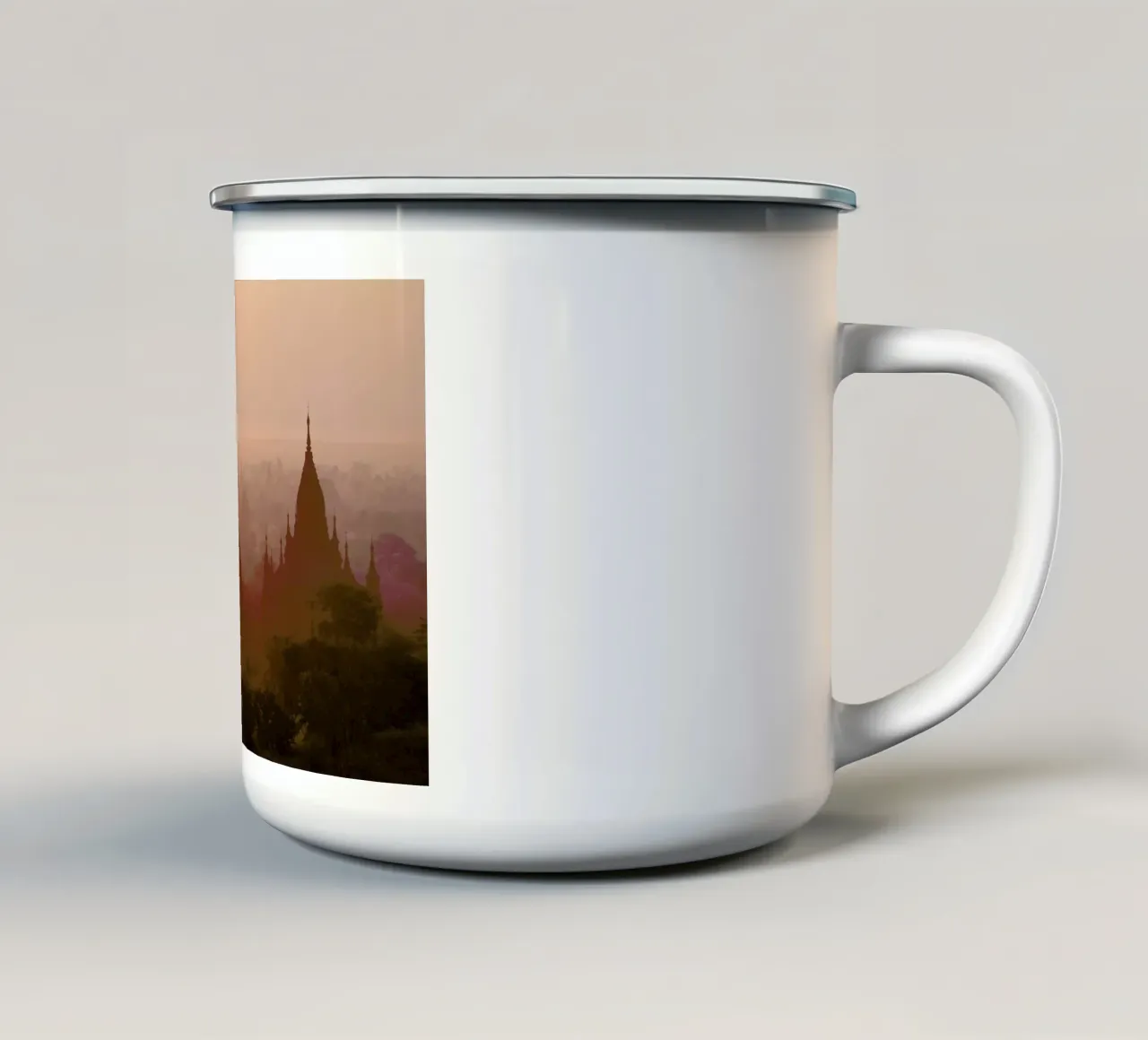 Bagan tazza in smalto da Michael Belhadi