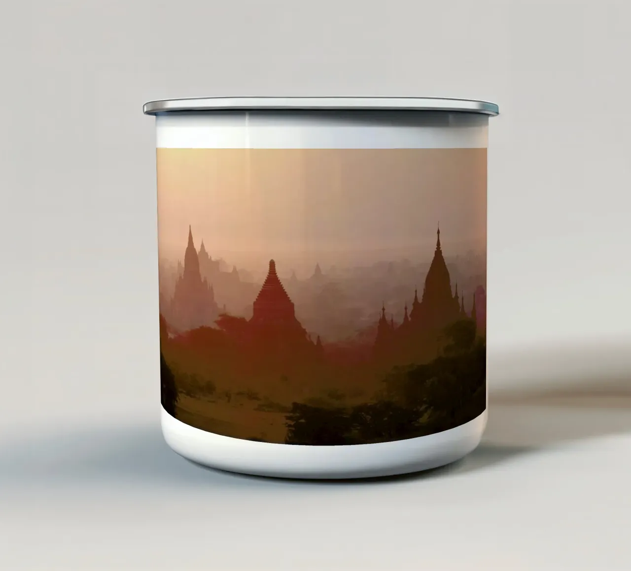 Bagan tazza in smalto da Michael Belhadi