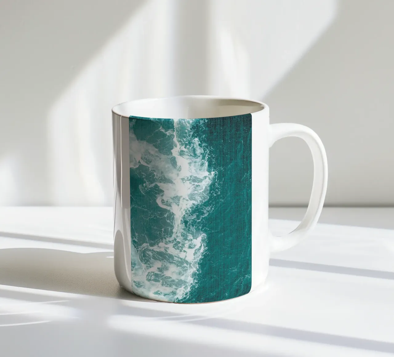 Print 205 tazza in ceramica da Lila x Lola