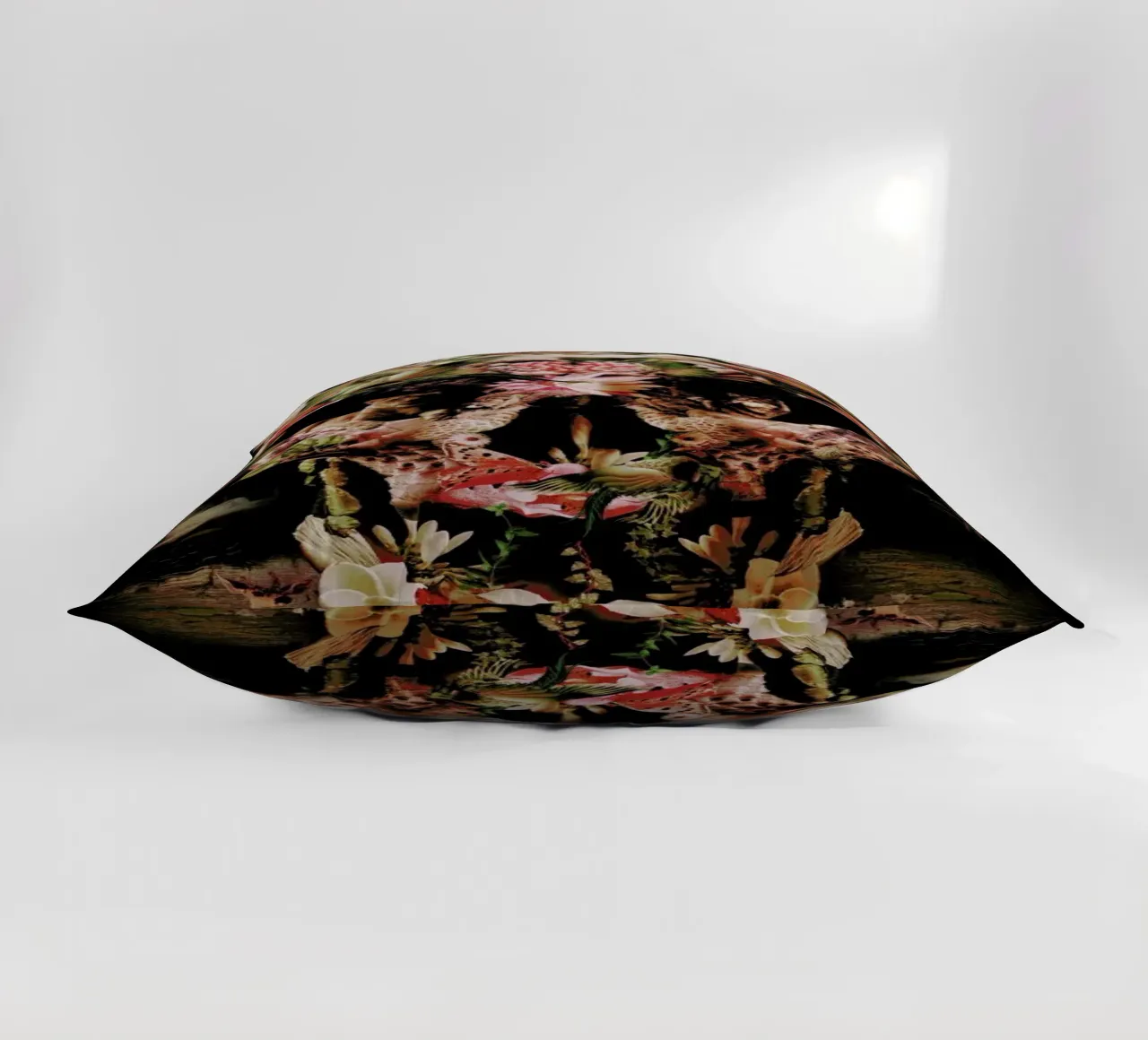Jungle Skull cuscino da Ali Gulec