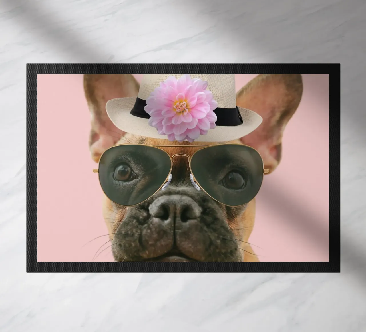 cane carino con cappello fedora zerbino da Berwies Artwork