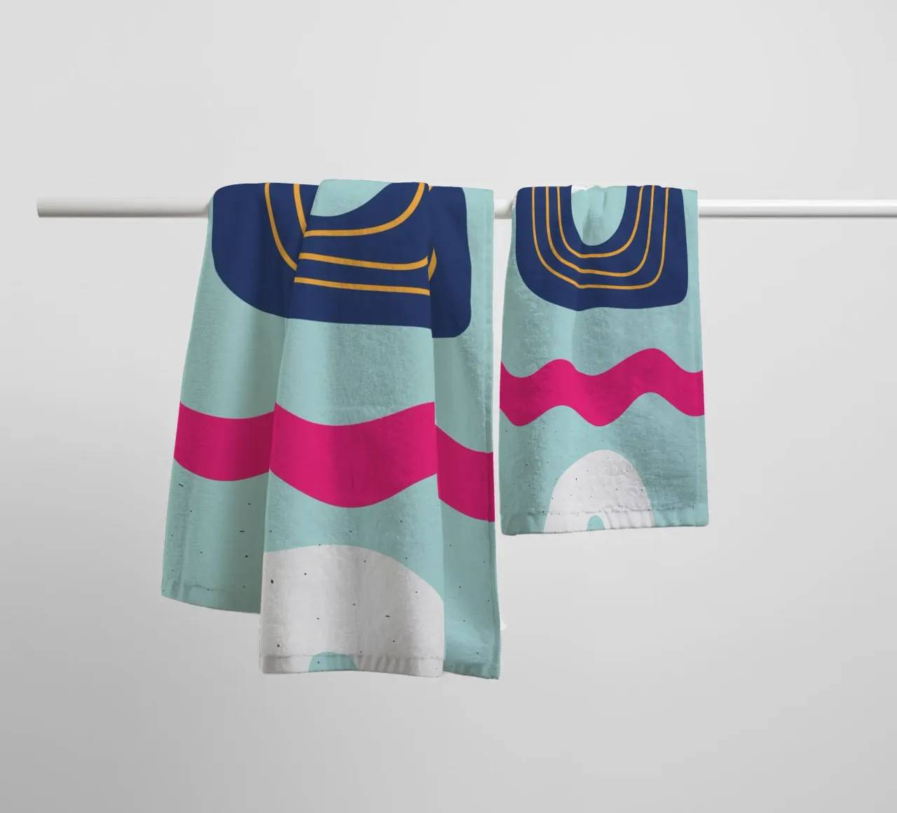 Modern Abstract - Vivant & coloré serviette de bain de Whole©