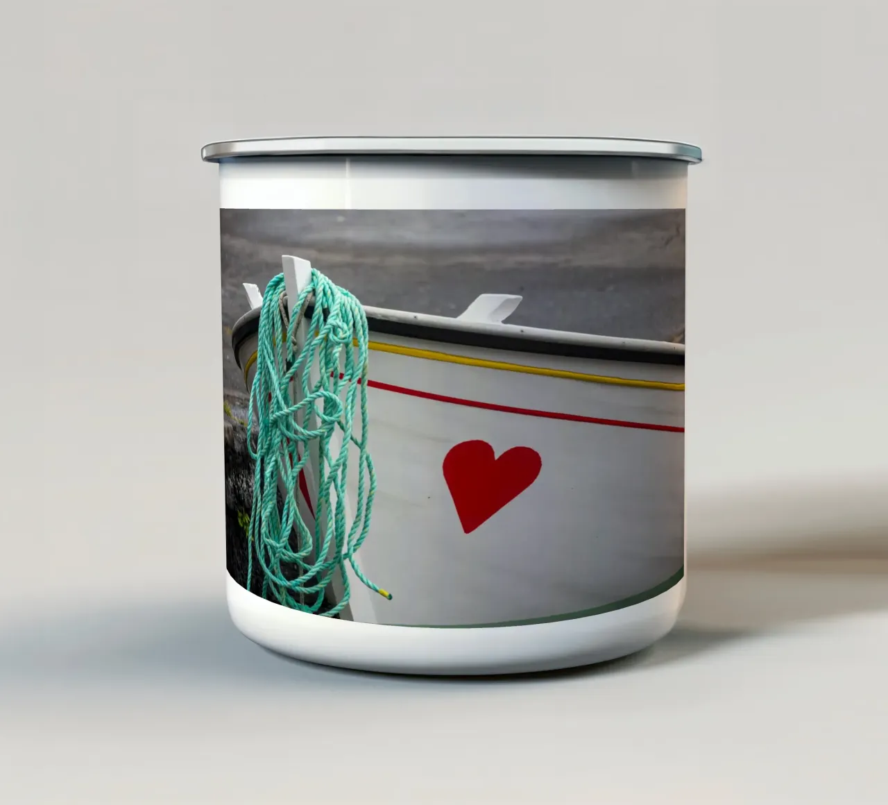 Cuore rosso tazza in smalto da anderm