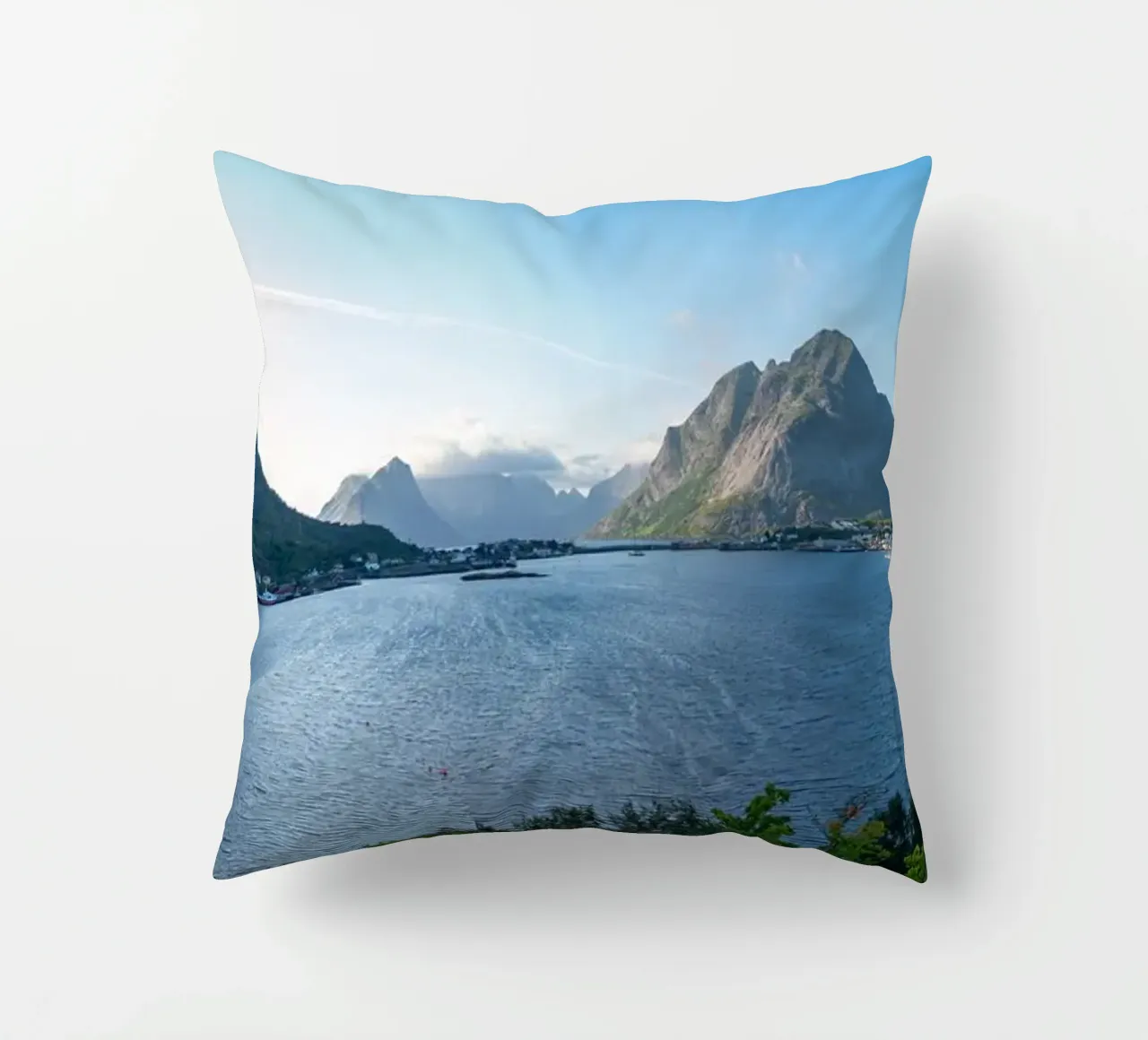 Reine in Lofoten, Norway cuscino da anderm