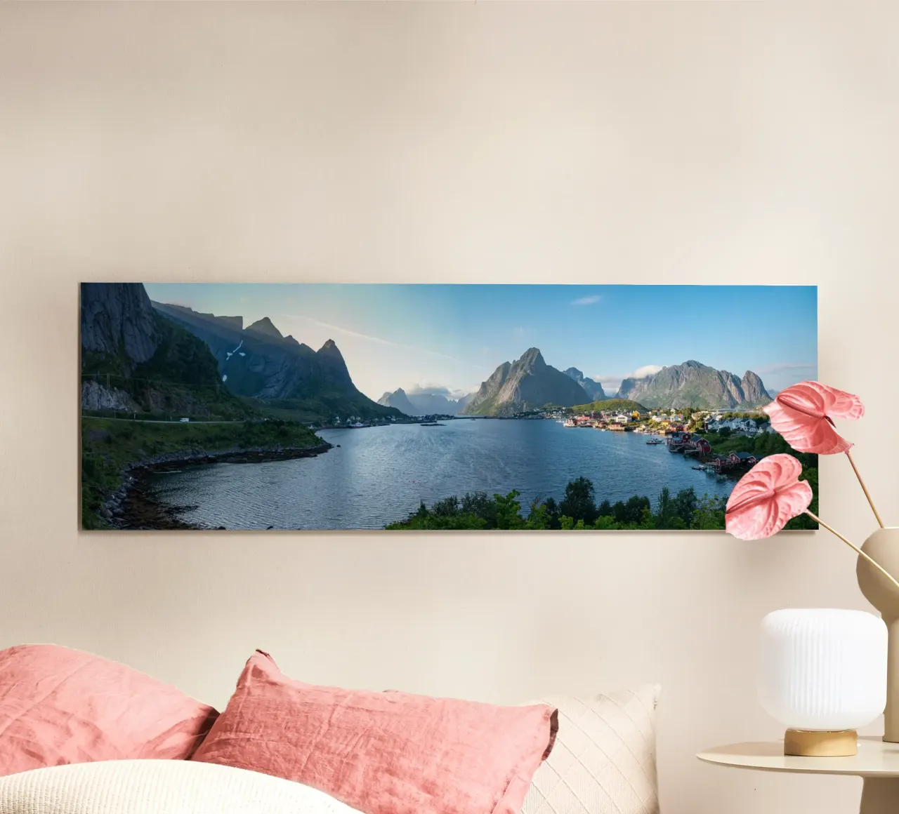Reine in Lofoten, Norway poster con telaio in plastica da anderm