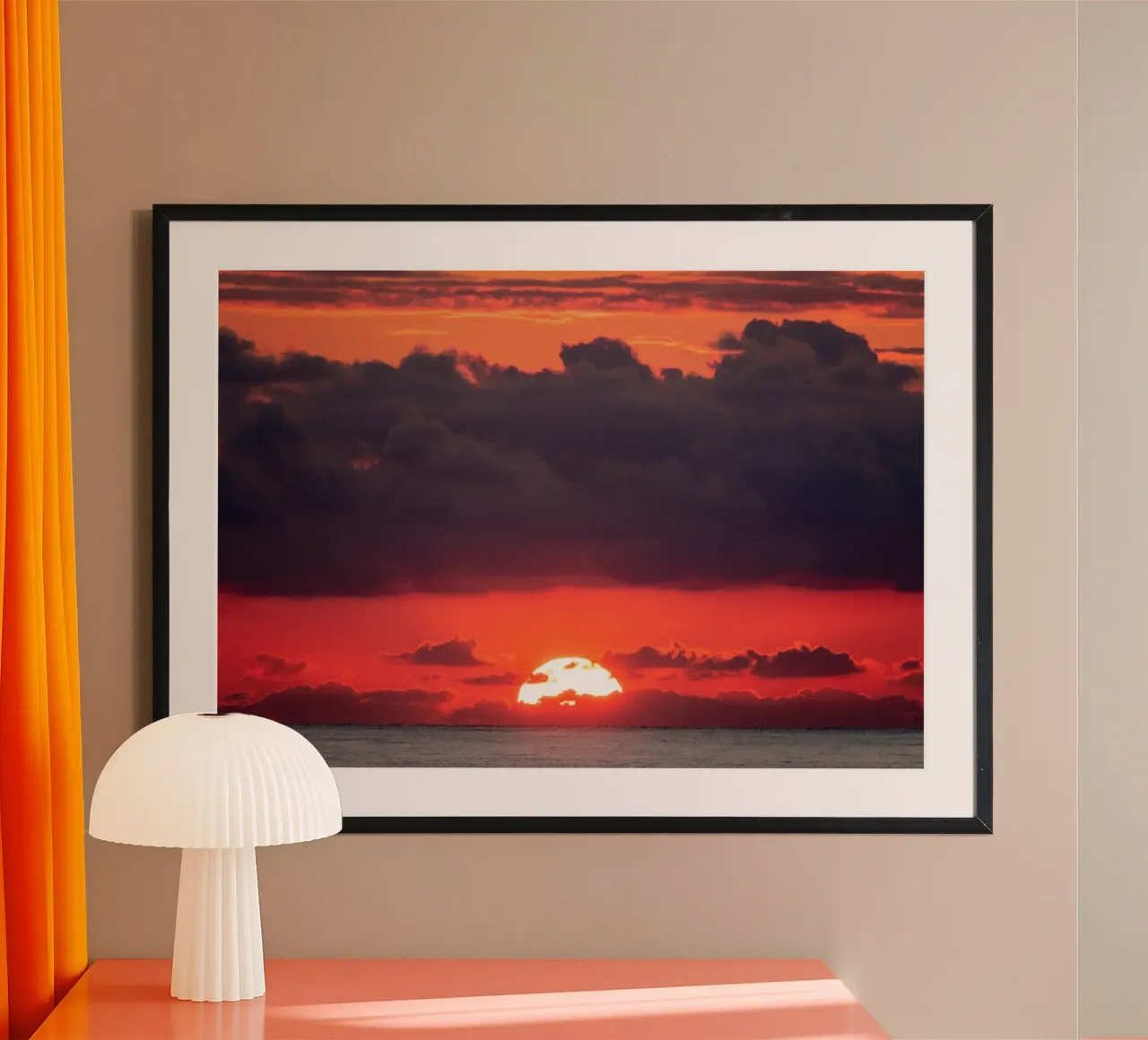 Tramonto al mare poster con telaio in plastica da anderm