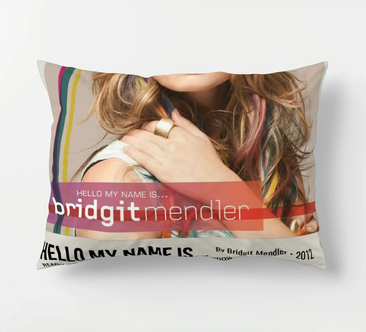 HELLO MY NAME IS... By Bridgit Mendler • 2012 cuscino da SoundStudio