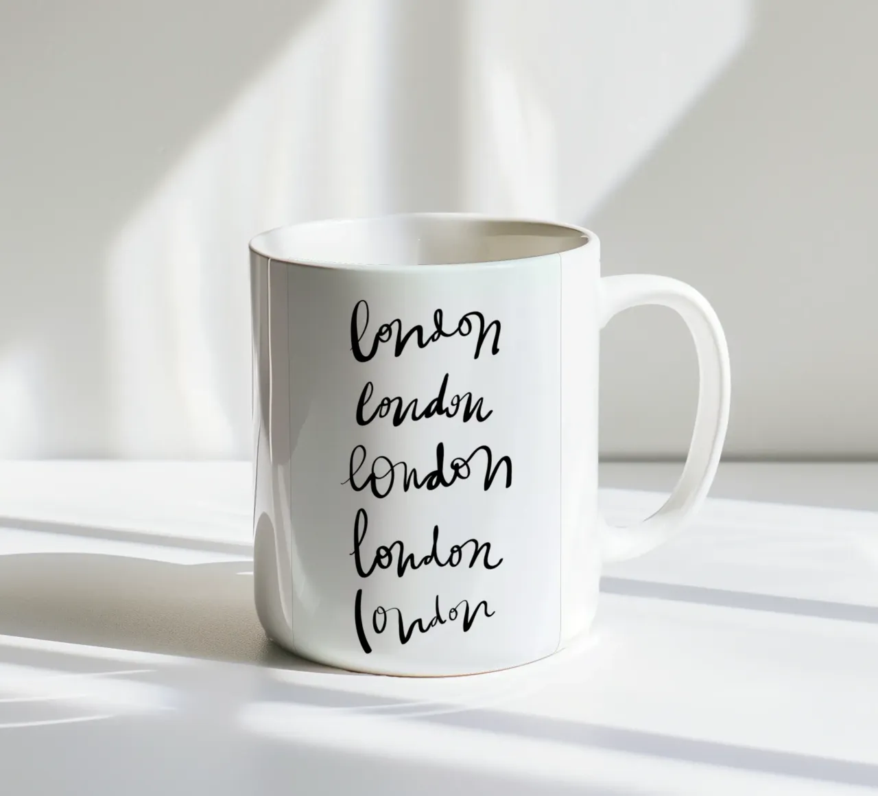 London tazza in ceramica da Kristen Polsinelli