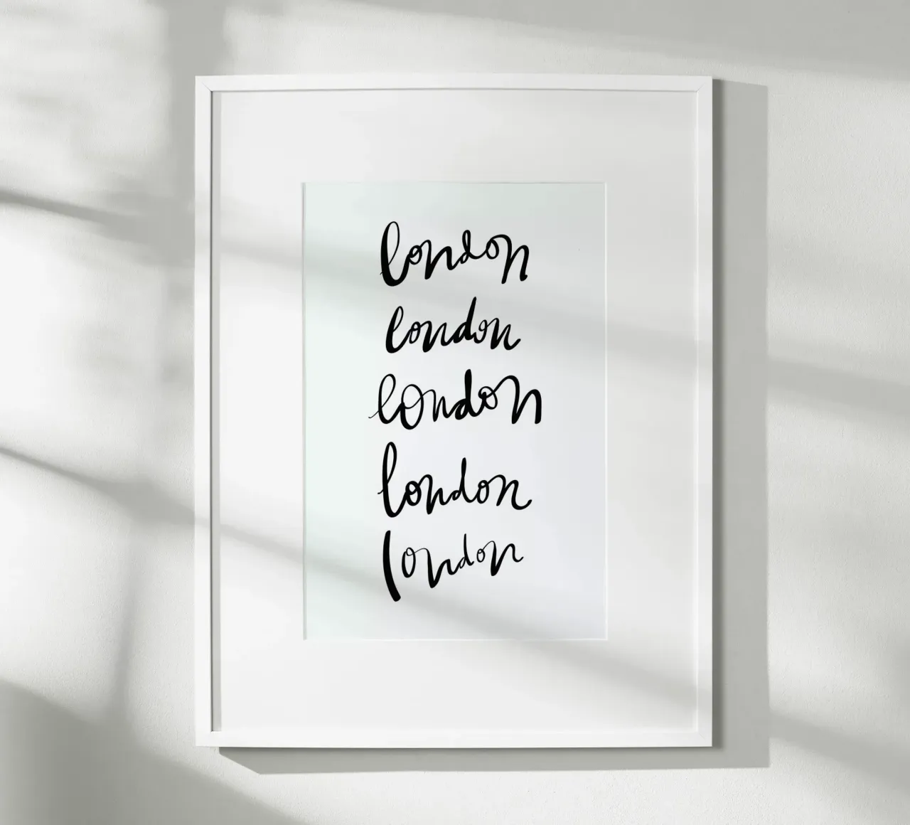 London poster con telaio in legno da Kristen Polsinelli