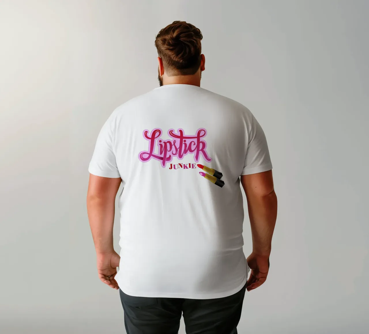 Lipstick Junkie. Scrittura a mano per le appassionate di make-up e per le ragazze. t-shirt da CalliLetters