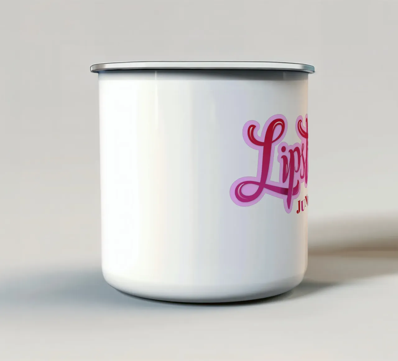 Lipstick Junkie. Scrittura a mano per le appassionate di make-up e per le ragazze. tazza in smalto da CalliLetters